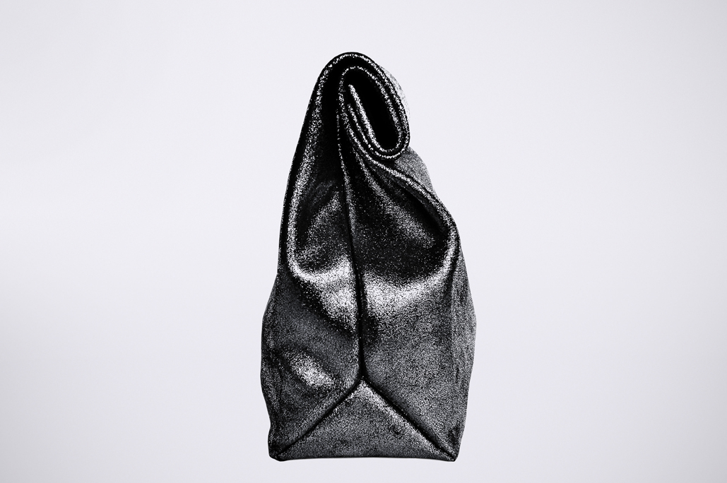 PAPER CLUTCH - ShinyBlack