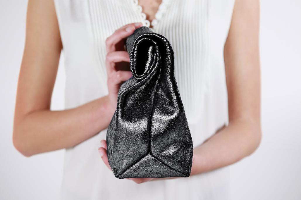 PAPER CLUTCH - ShinyBlack