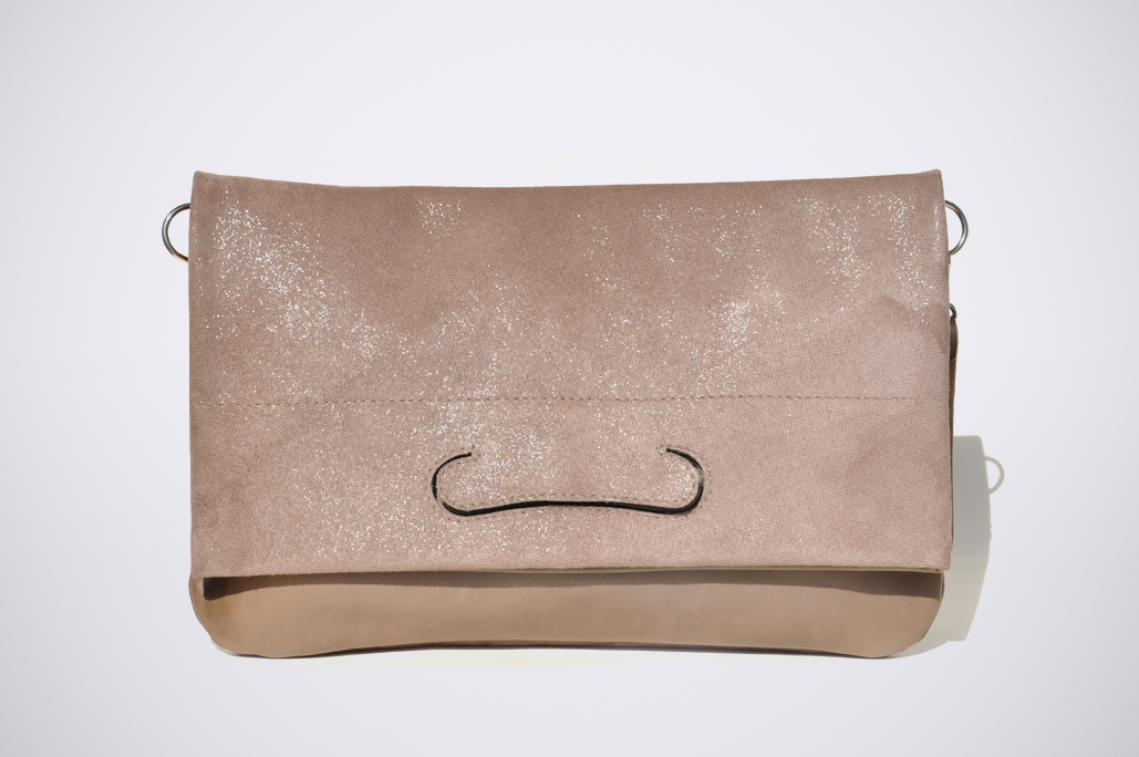 PATCH CLUTCH - Taupe