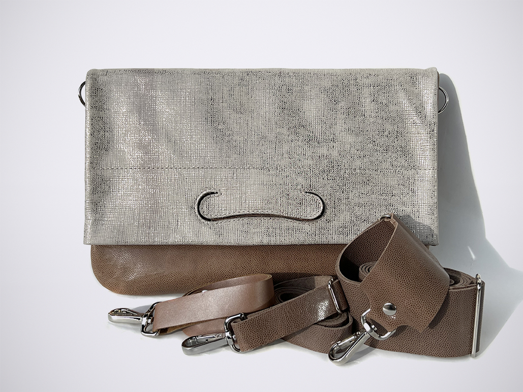 PATCH CLUTCH - Taupe Ray