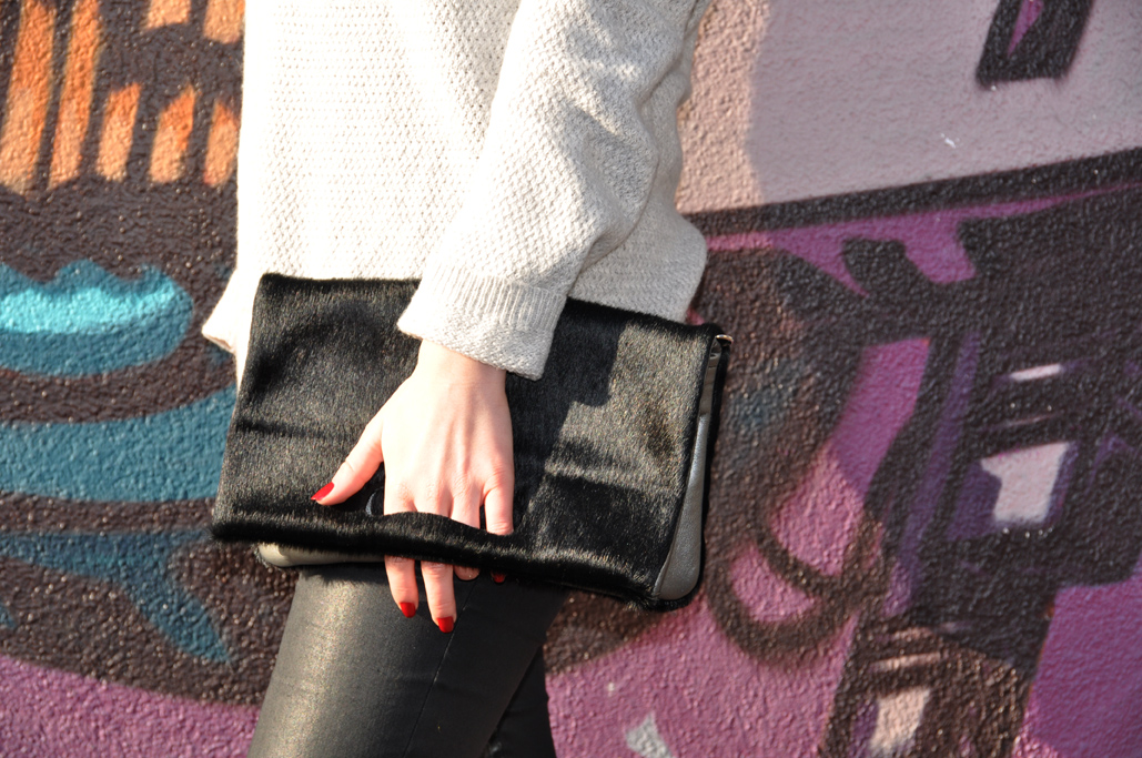PATCH CLUTCH - BlackFur / Silver