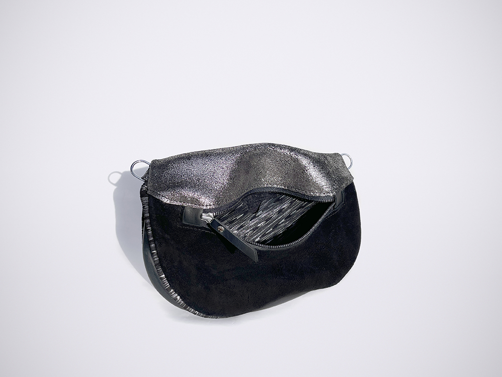 BANANA MINI - ShinyBlack / SuedeBlack