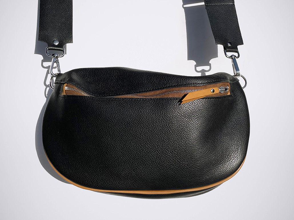 BANANA - Black / WaxCamel