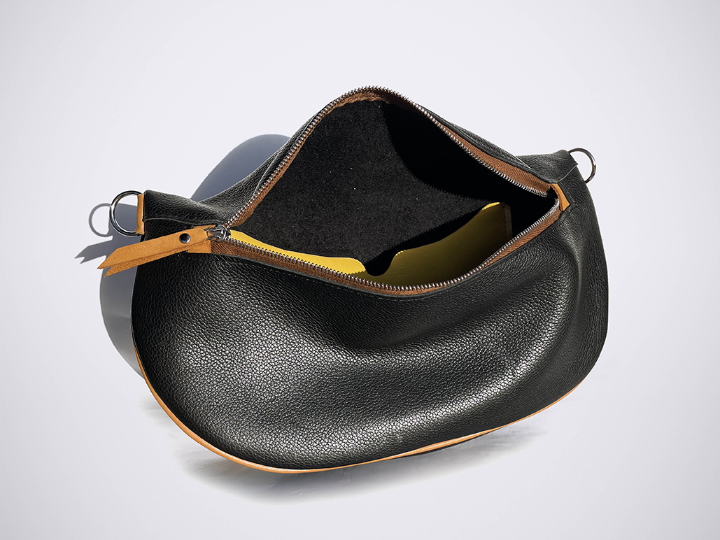 BANANA - Black / WaxCamel