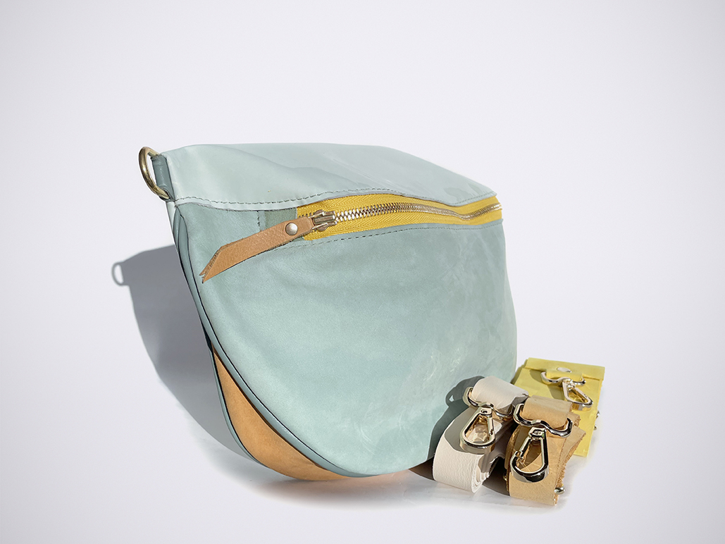 BANANA - GlossyLightBlue / NubuckCamel