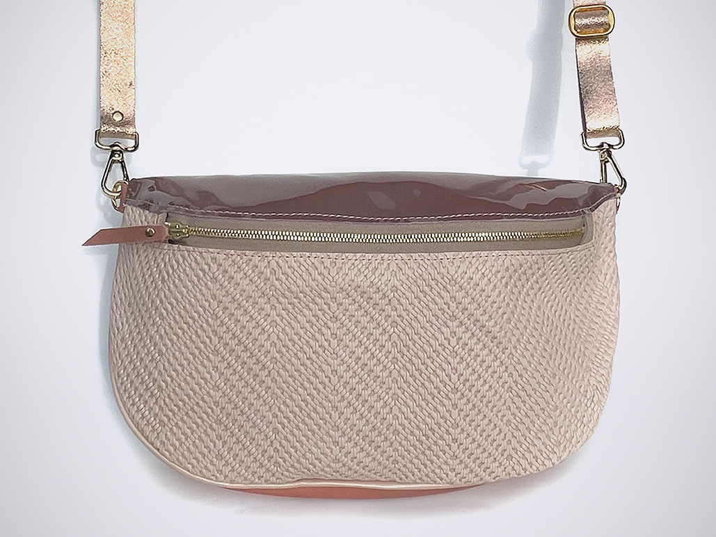 BANANA - GlossyTaupe / Embossed