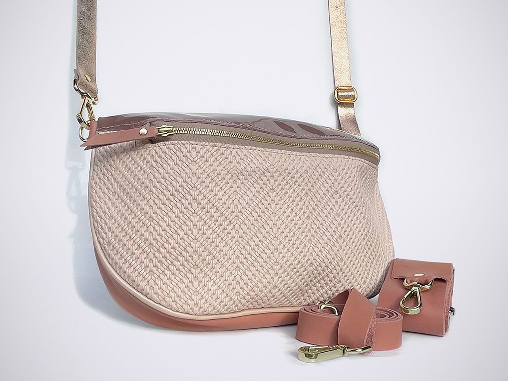 BANANA - GlossyTaupe / Embossed