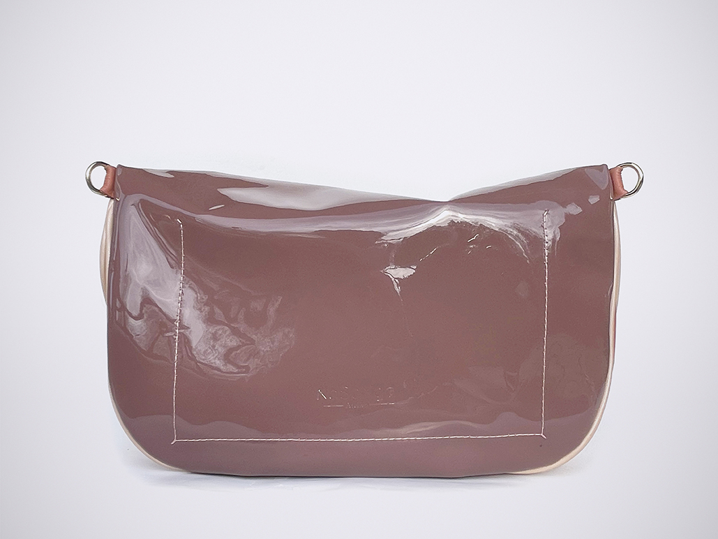 BANANA - GlossyTaupe / Embossed