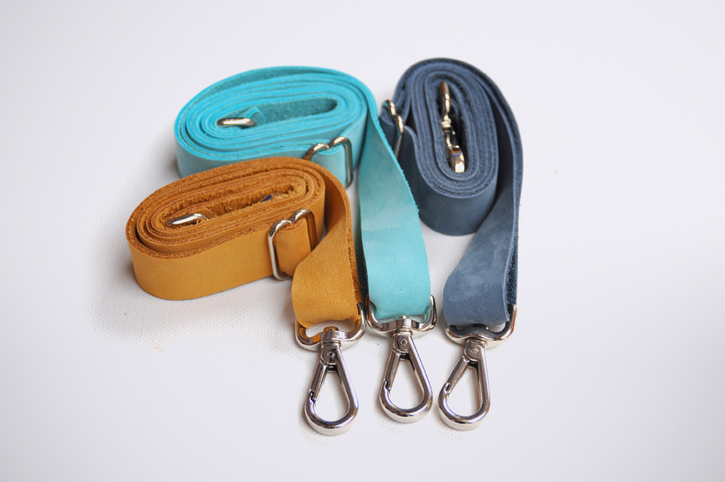 PATCH CLUTCH - WaxAqua / ElectricBlue