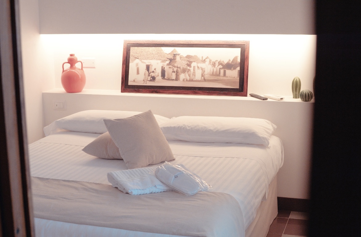 Via Cucci, 5 - Double Room with Balcony / Camera Matrimoniale con Balcone