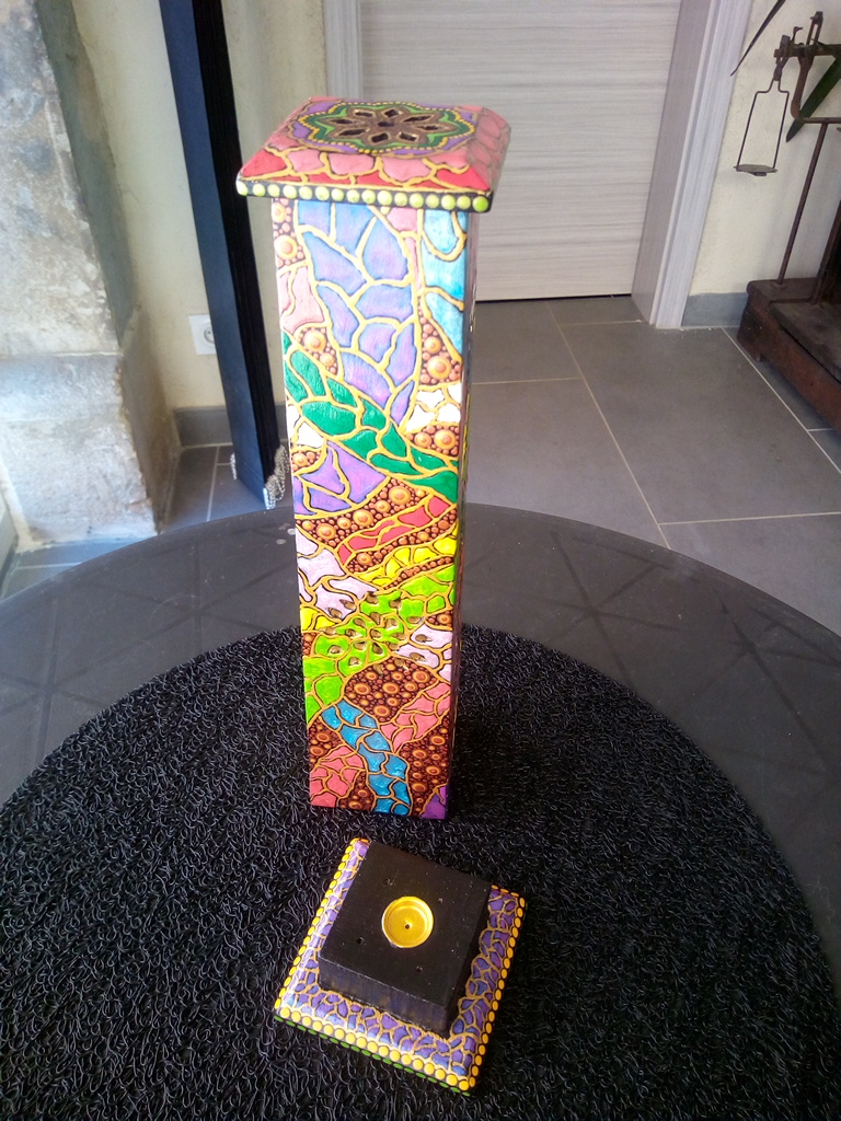 Porte encens en bois