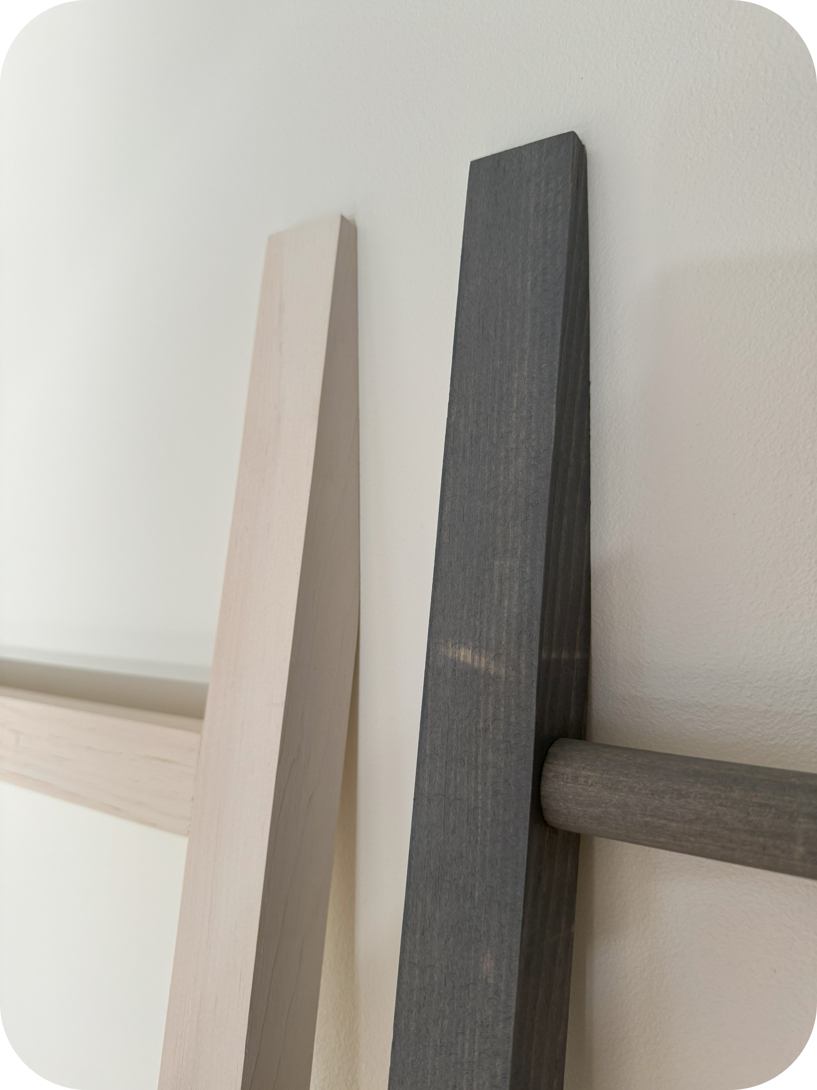 Leaning wood blanket ladder