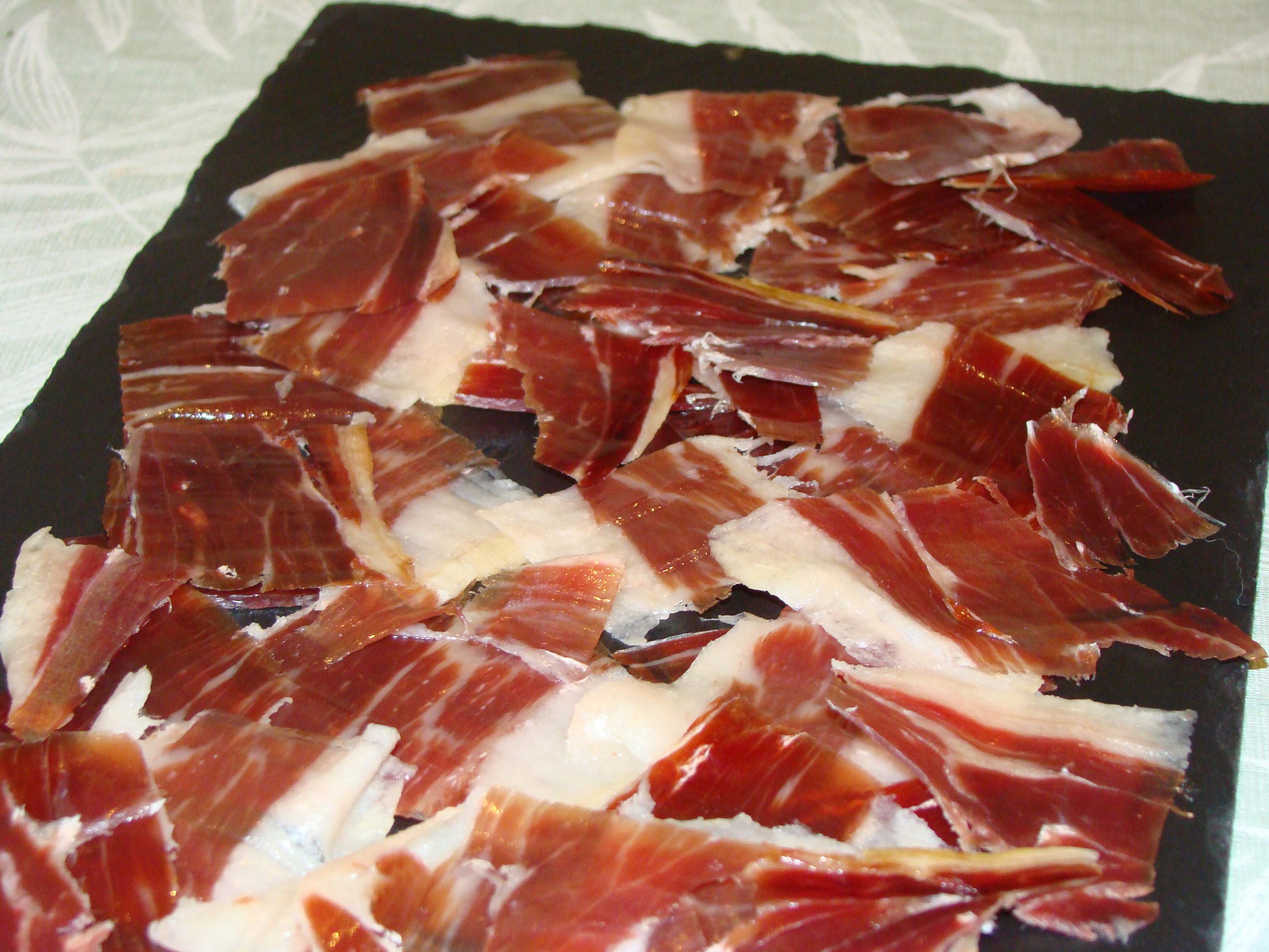 Presunto Ibérico 75% de bolota fatiado, 50g cortado à faca