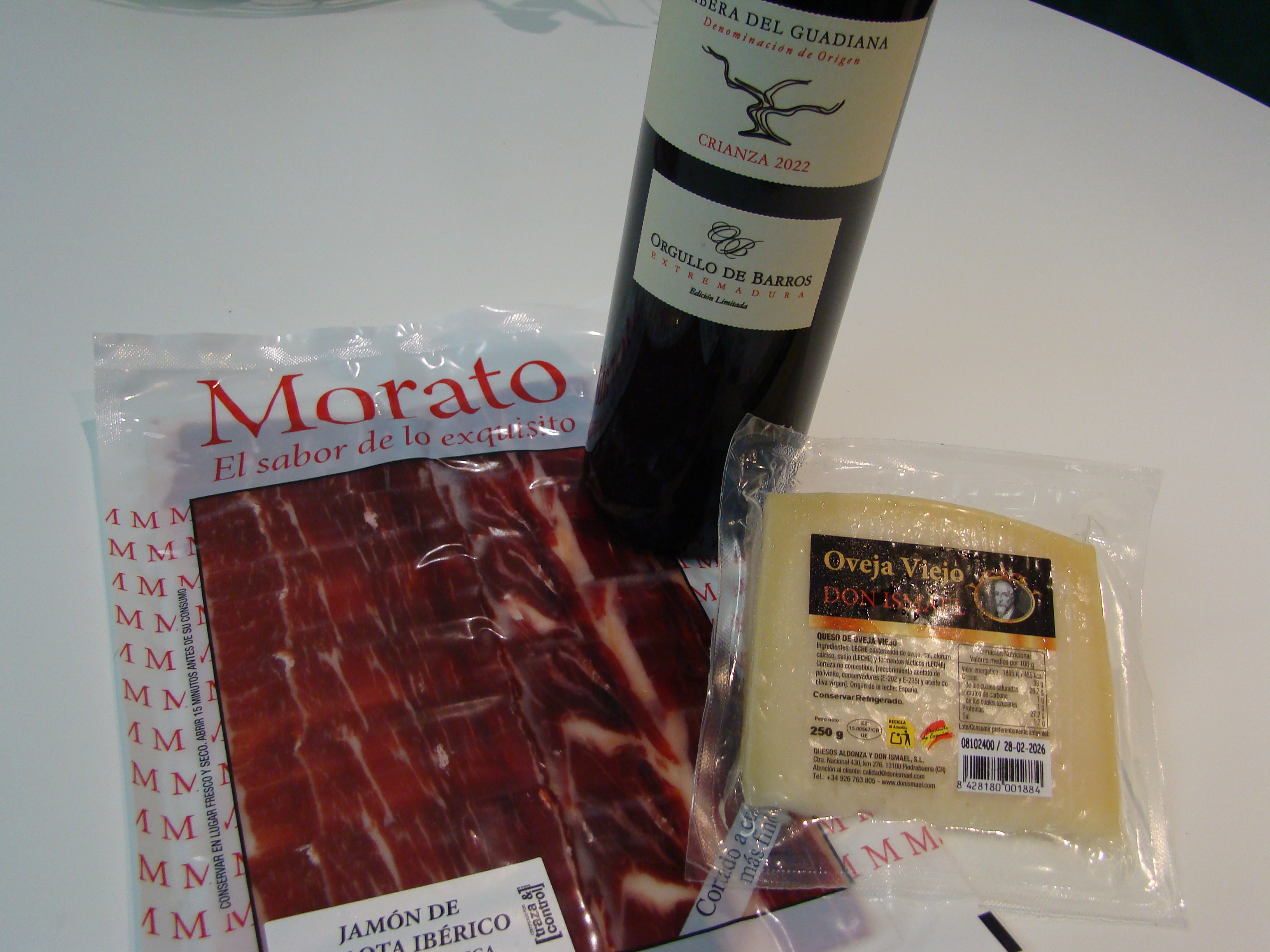 Presunto Ibérico 75% de bolota fatiado + Queijo manchego + Vinho Ribera del Guadiana