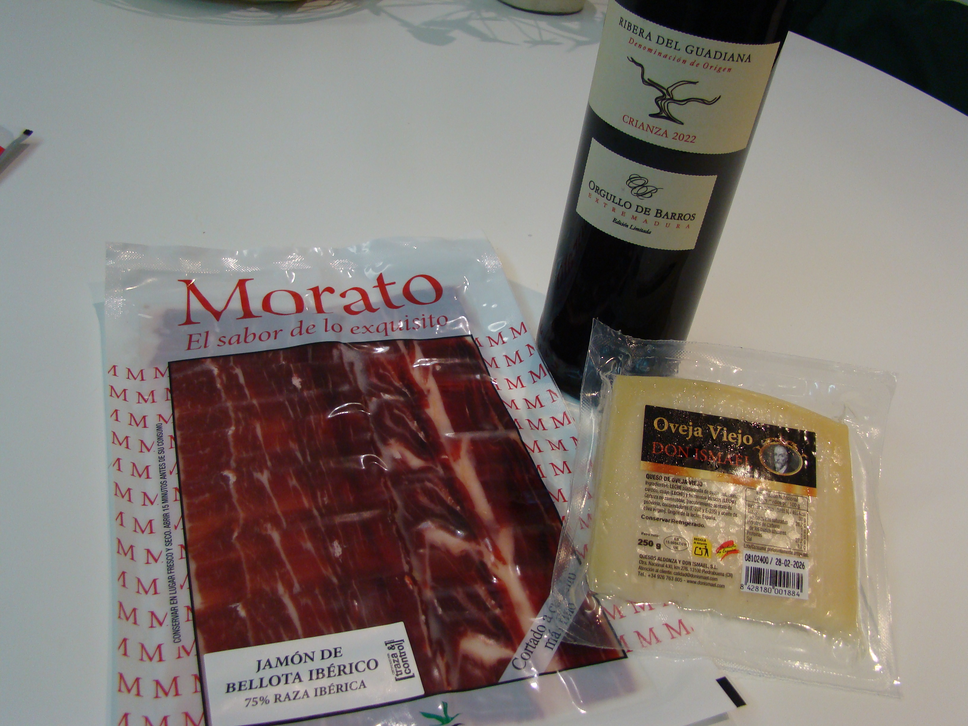 Presunto Ibérico 75% de bolota fatiado + Queijo manchego + Vinho Ribera del Guadiana