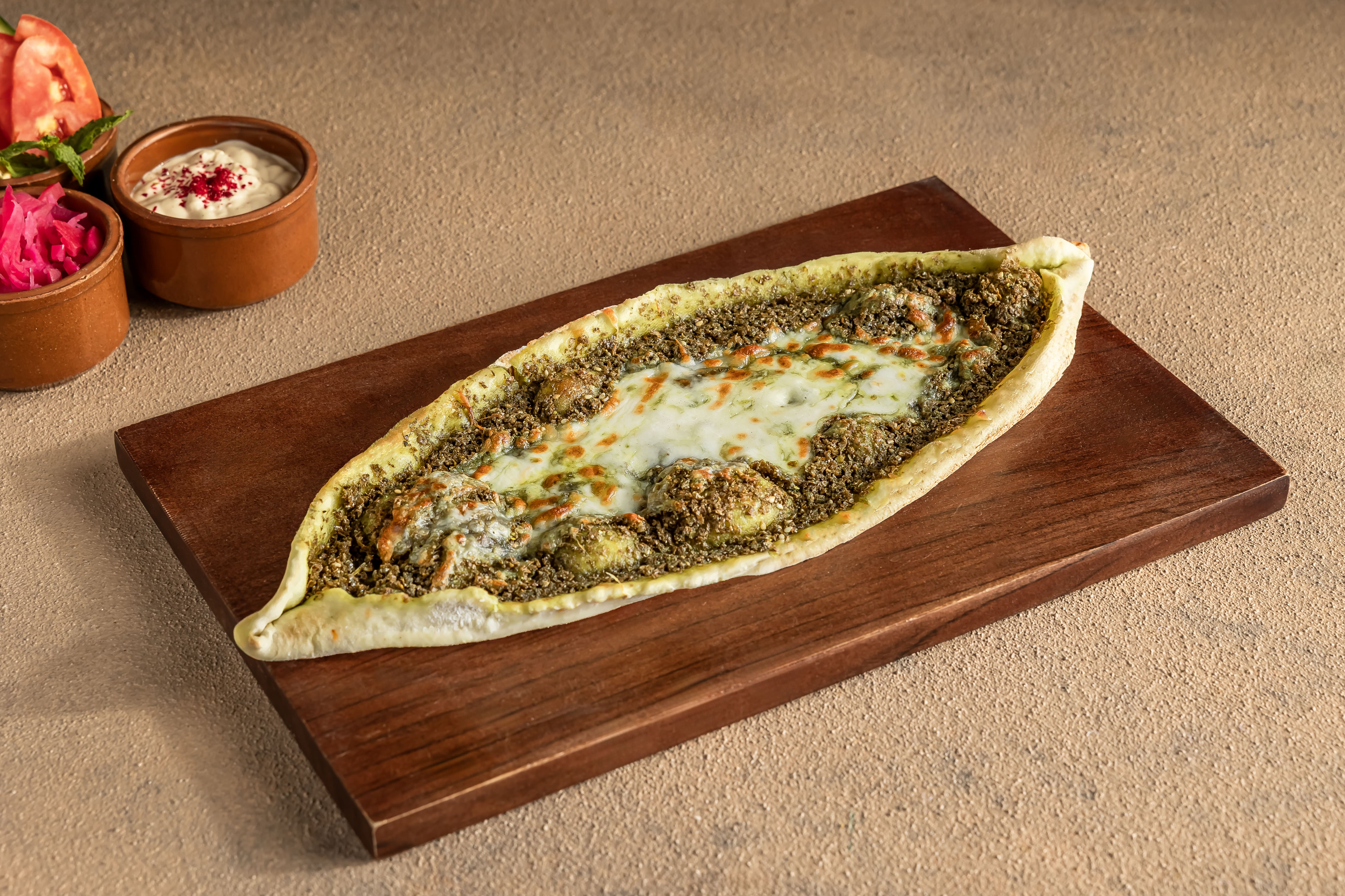 فطيرة زعتر بالجبن