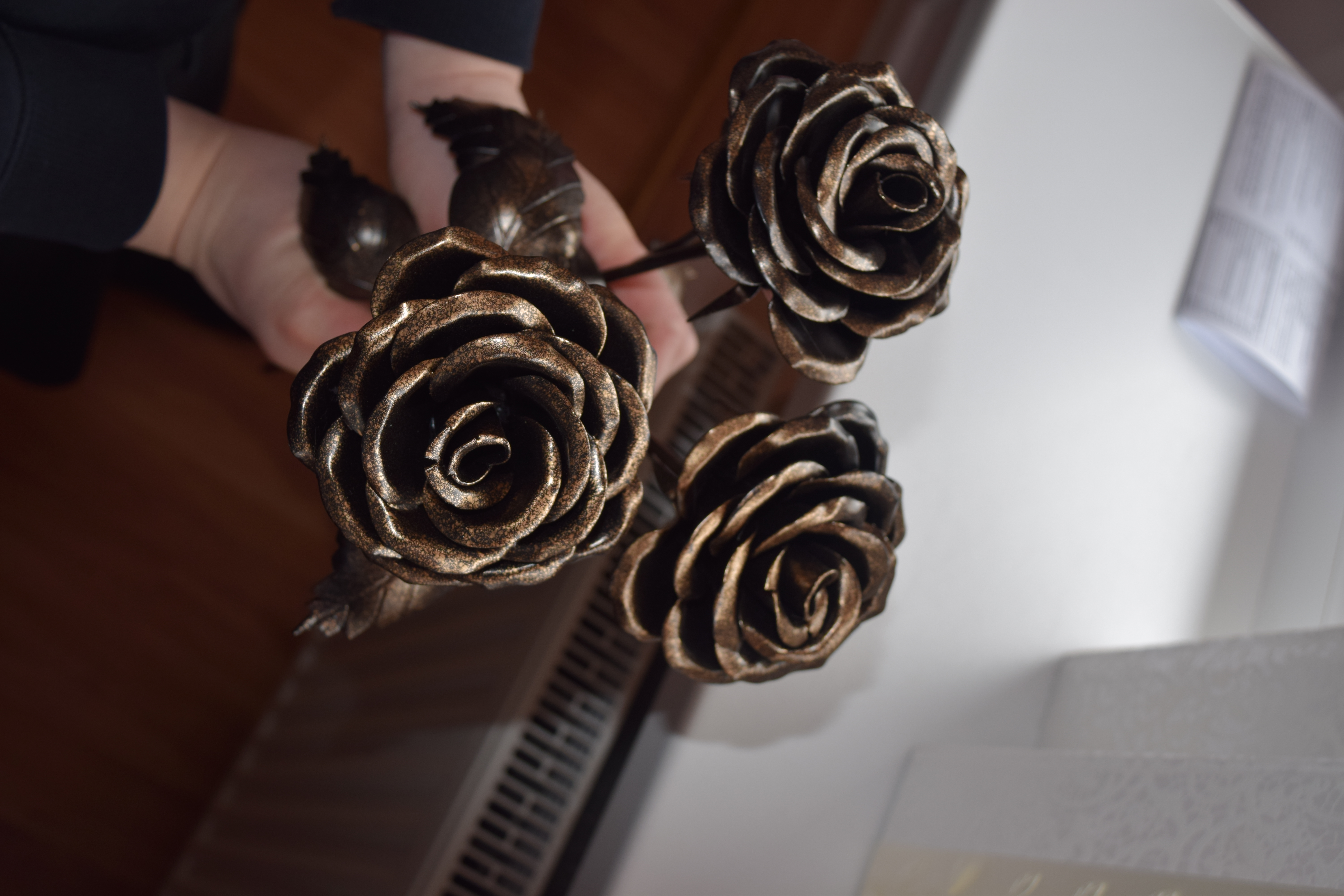 Rankų darbo kalviškos rožės