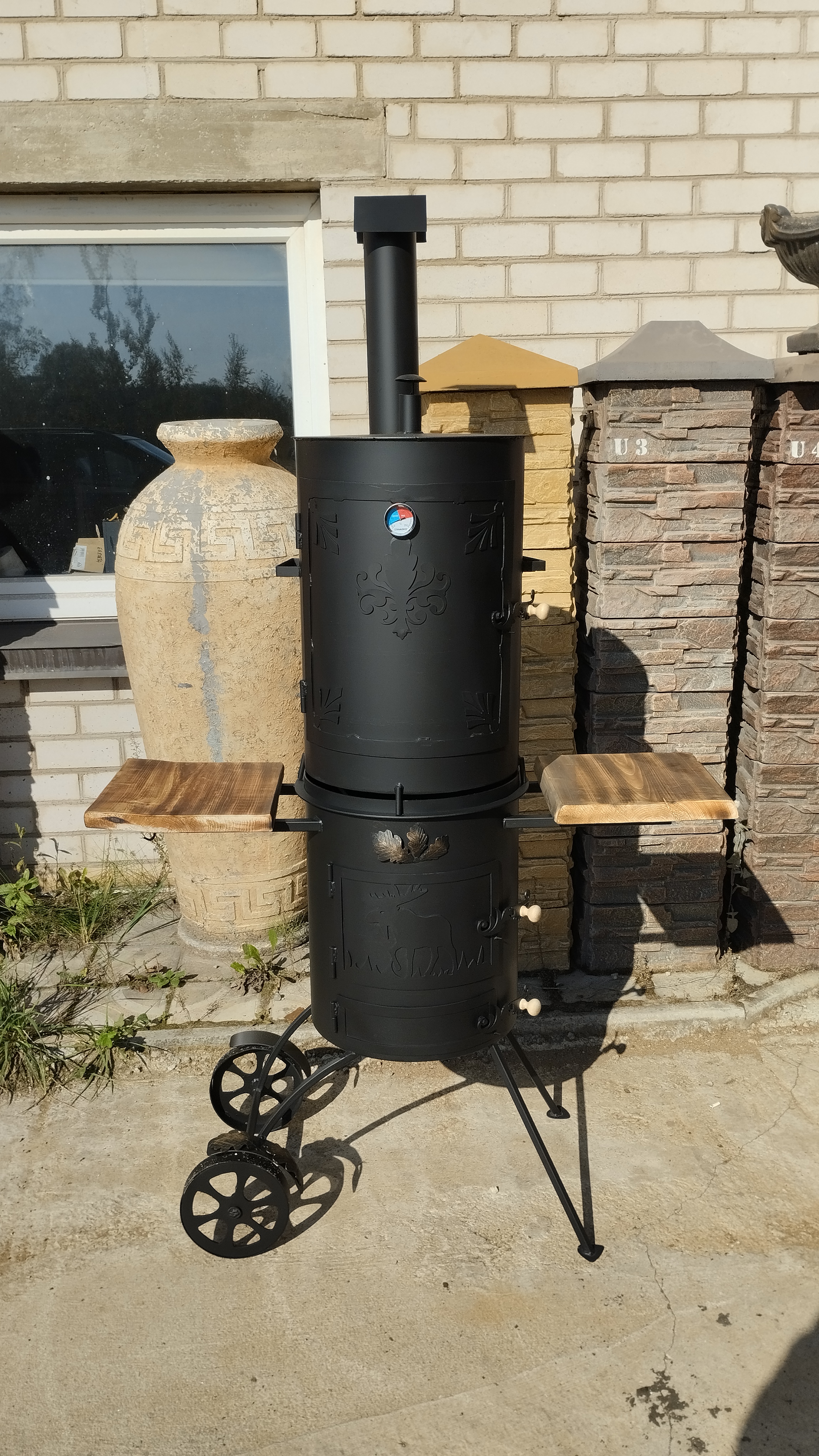 Kazano krosnelė 12l su ratais ir rūkykla