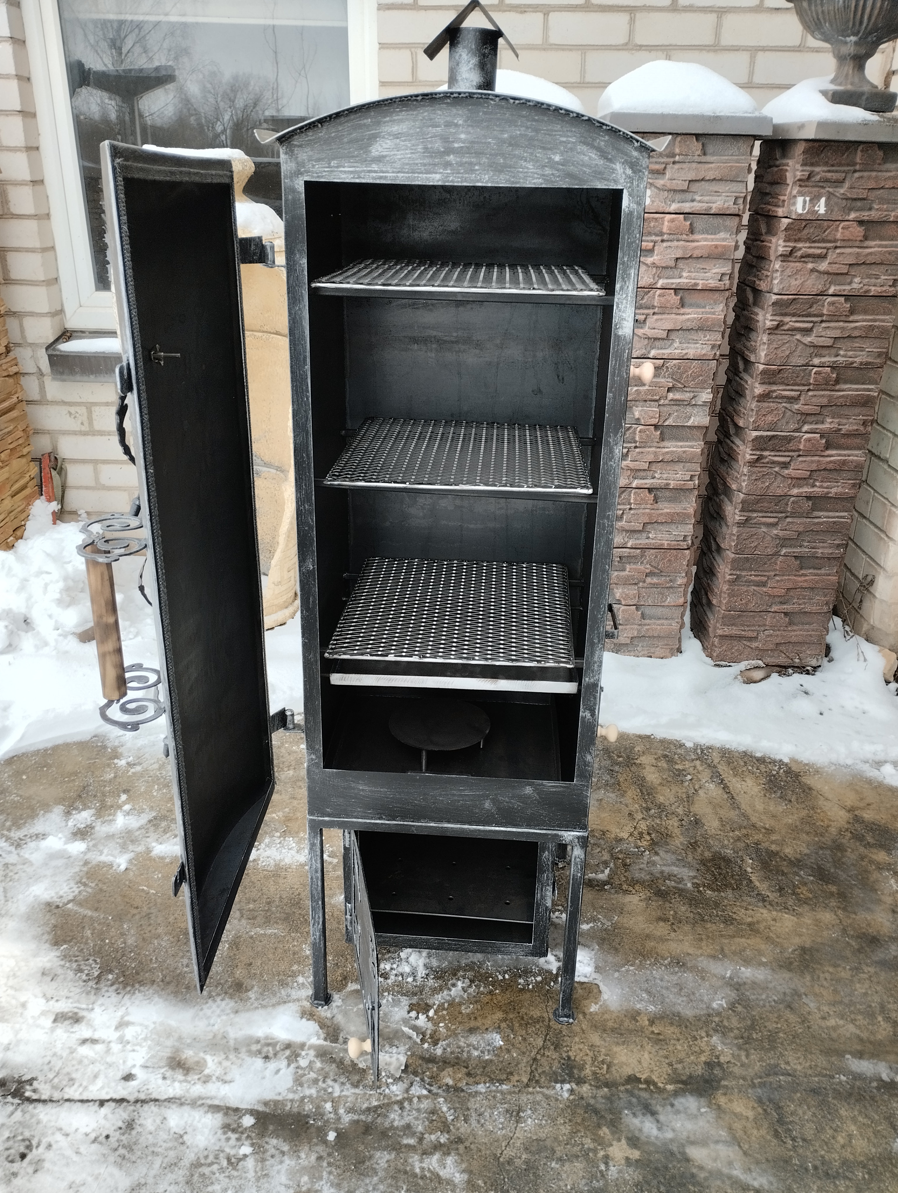 Rūkykla karšto rūkymo "Ažuolo šakelė"