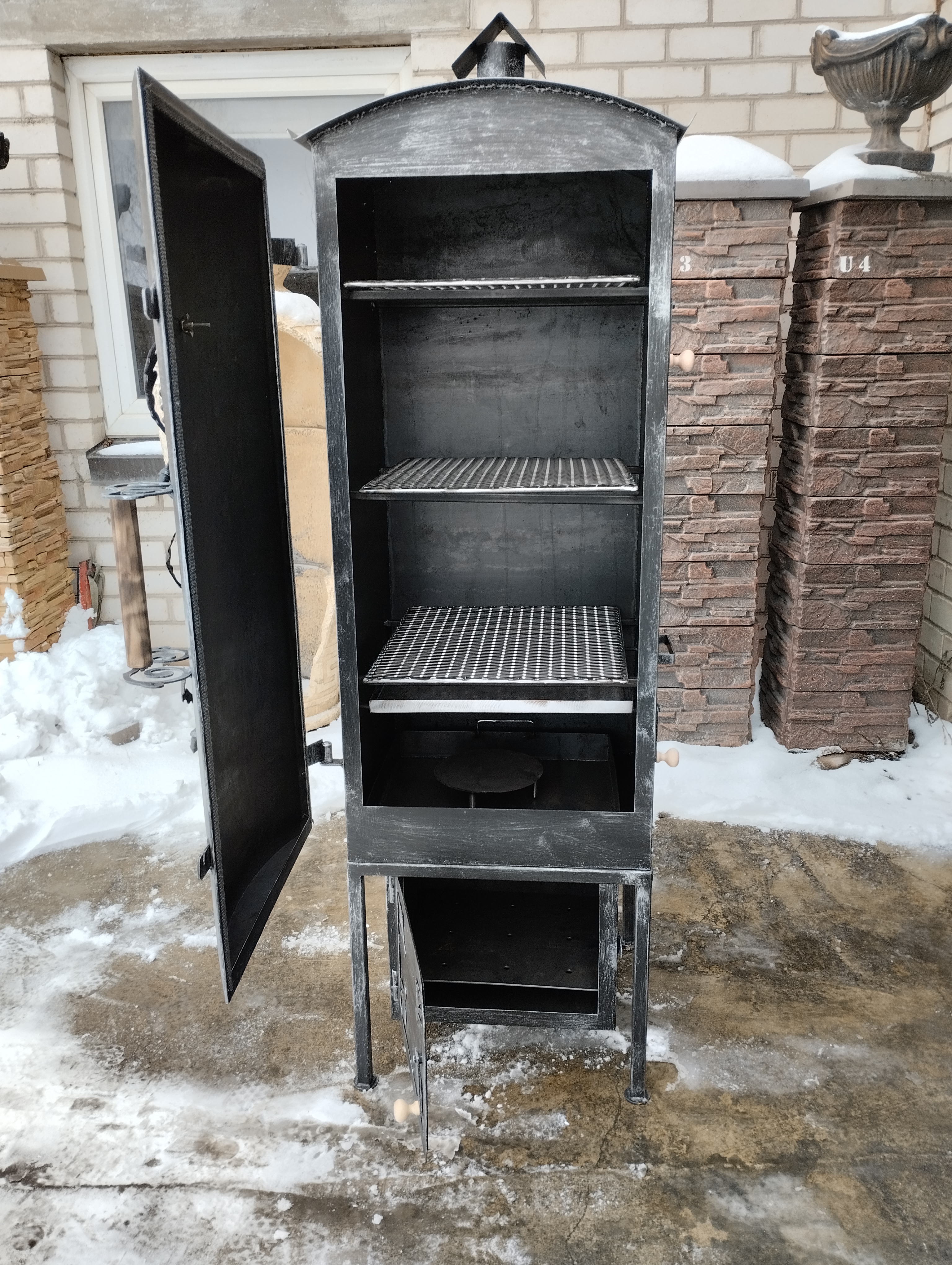 Rūkykla karšto rūkymo "Ažuolo šakelė"