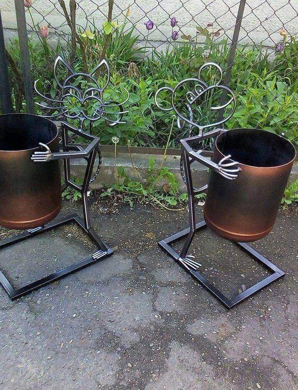 Šiukšliadėžės  "Katinas arba Beždžionė"