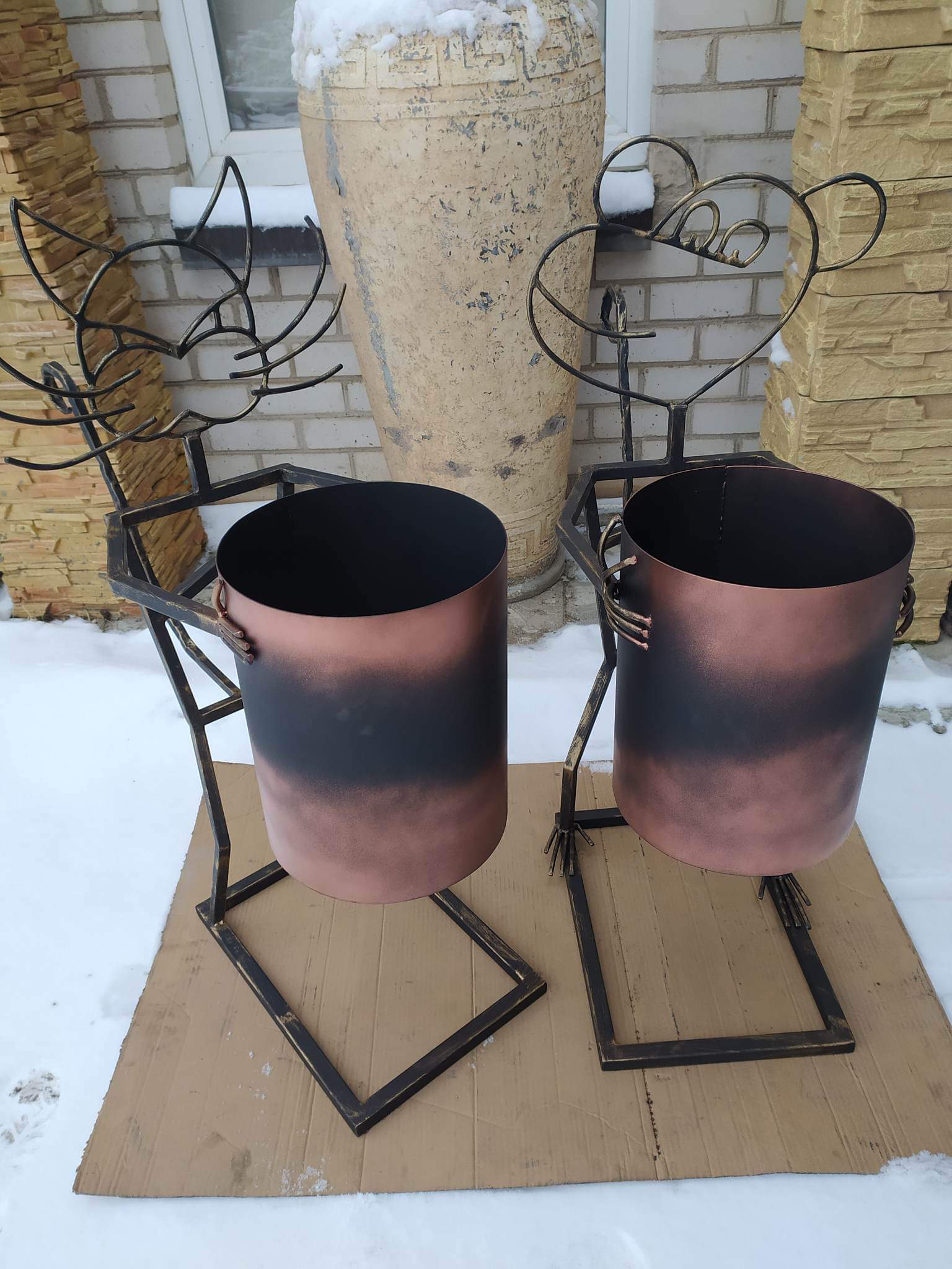 Šiukšliadėžės  "Katinas arba Beždžionė"