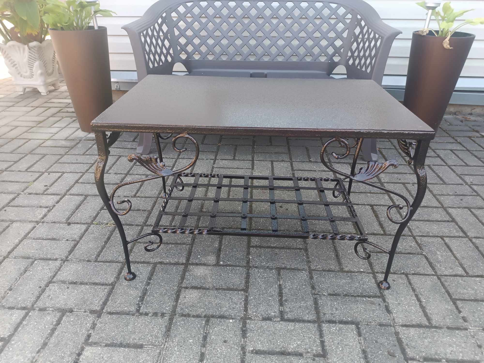 Kalviškas kavos staliukas KS-1