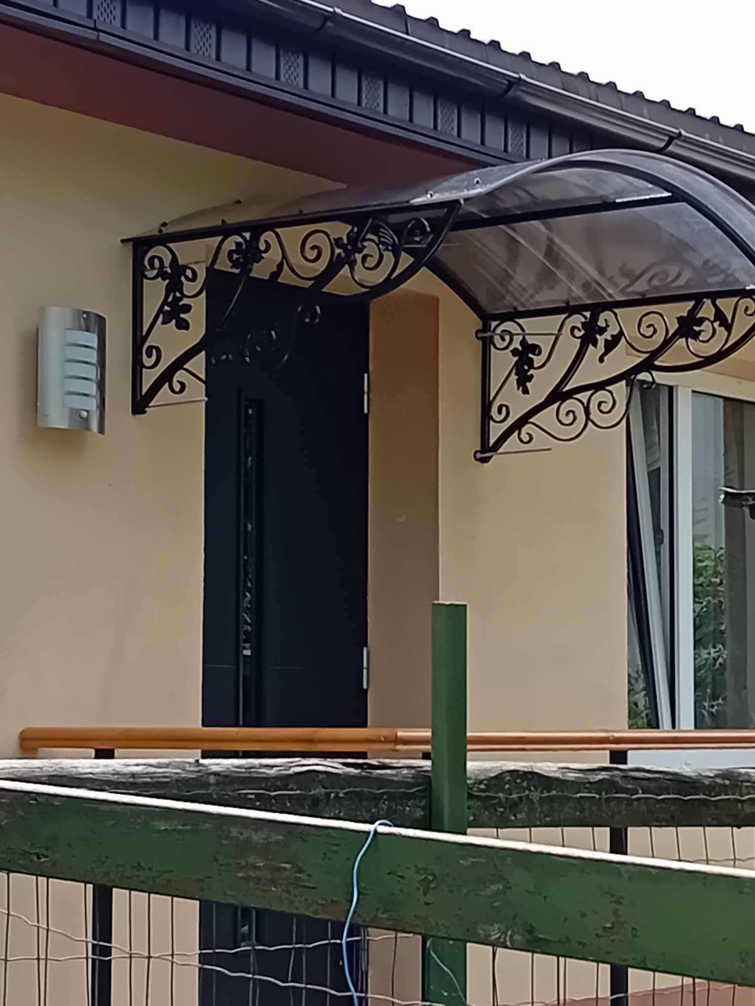 Stogelis virš durų SVD-1