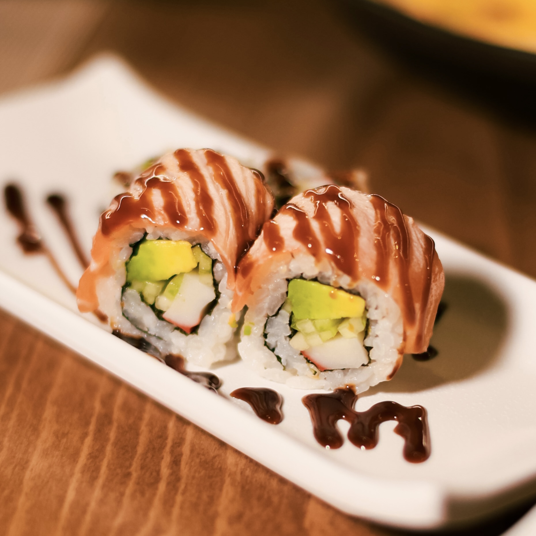 110 Maki Salmon Flameado (4und)