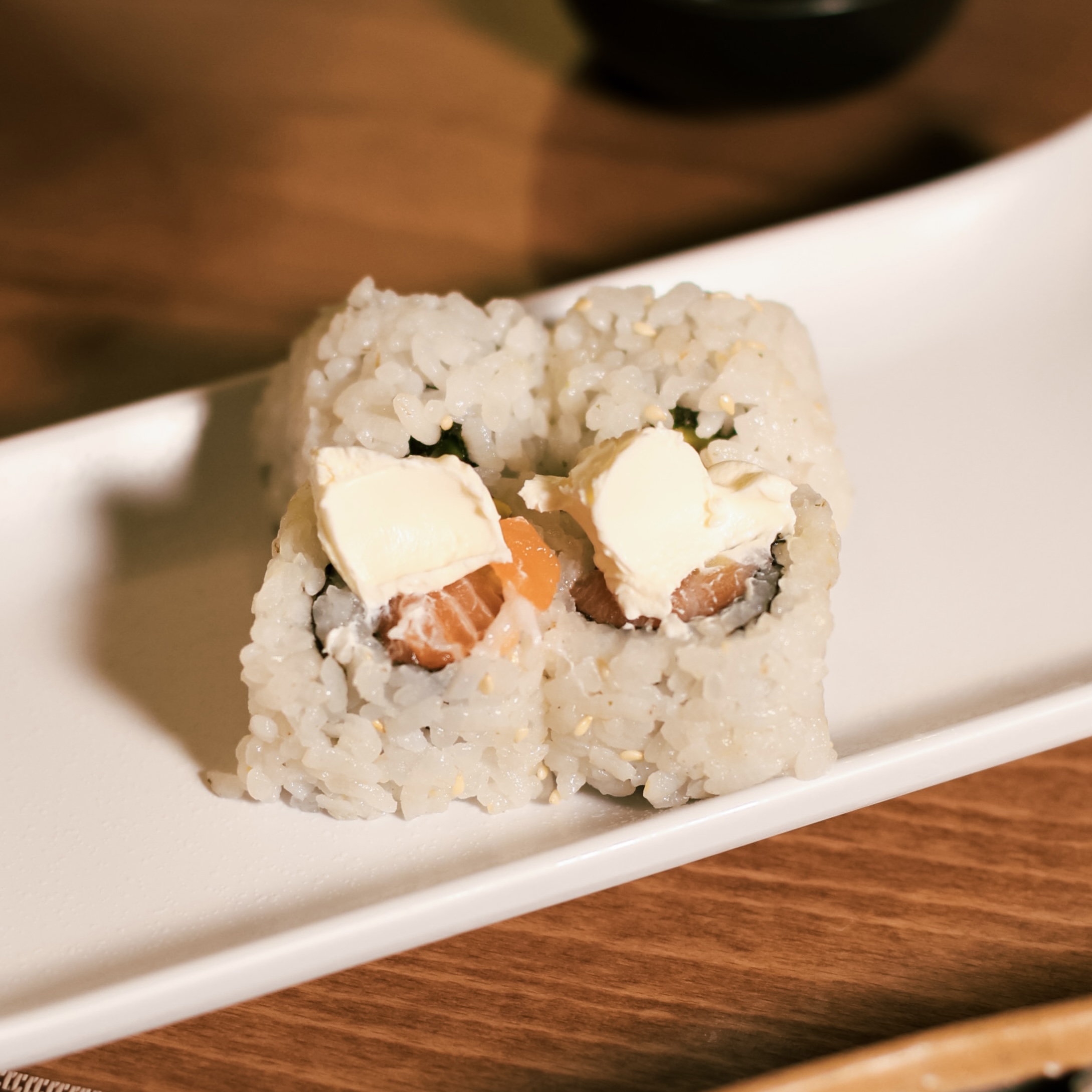 113 Maki Salmon Con Queso (4und)