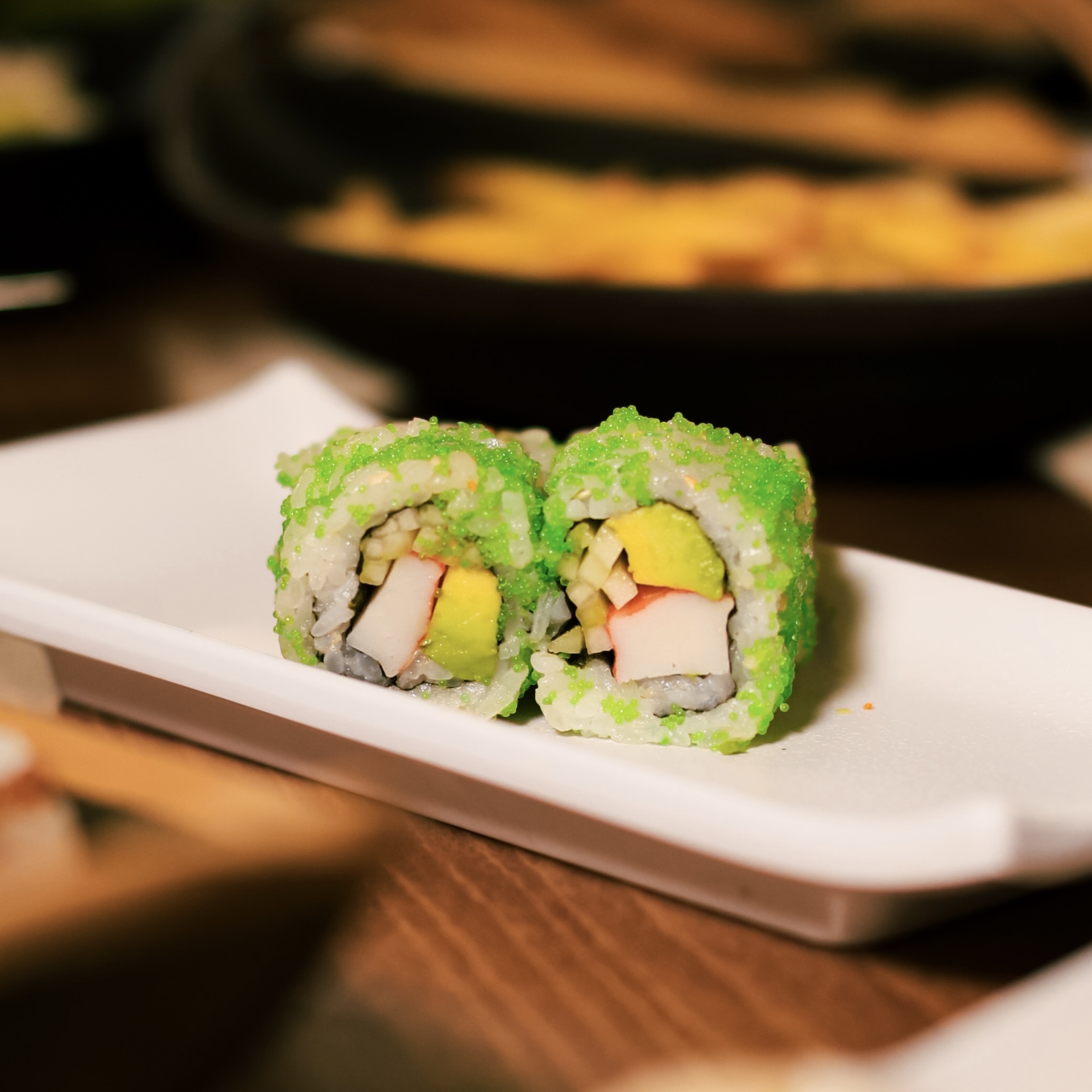 106 Maki Con Huevo Pez (4und)