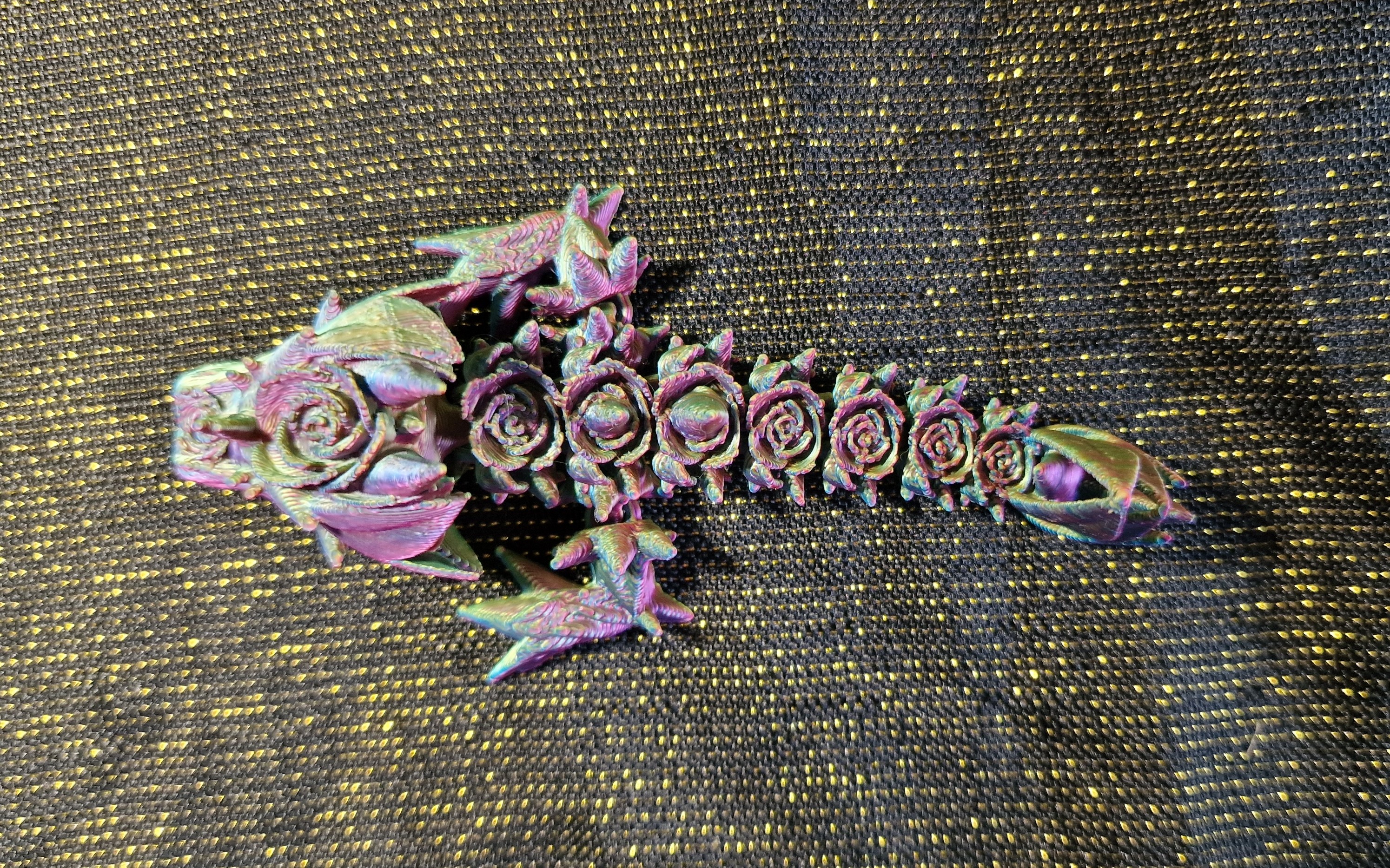 Bébé Dragon de Roses