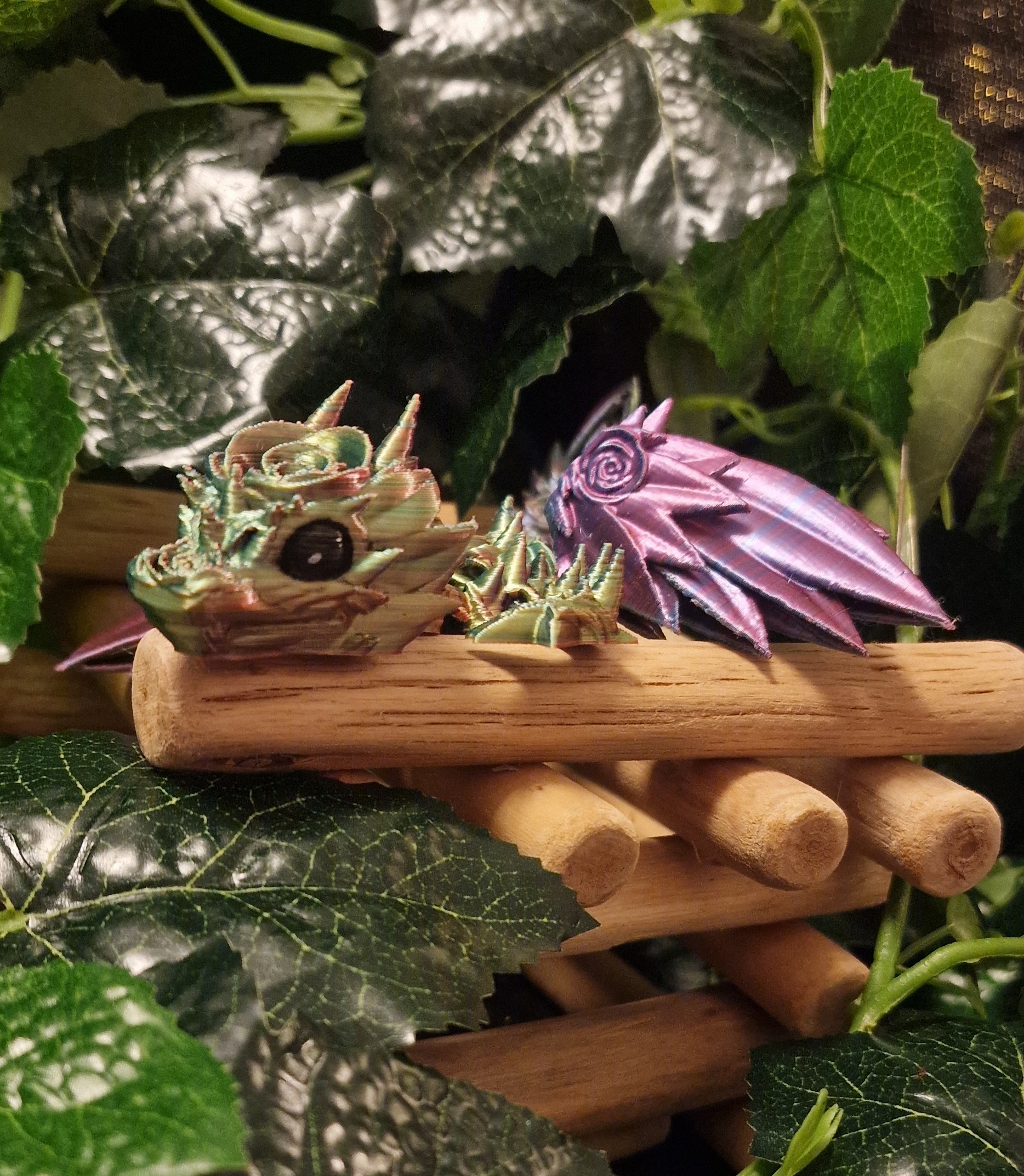 Bébé Dragon de Roses Ailé