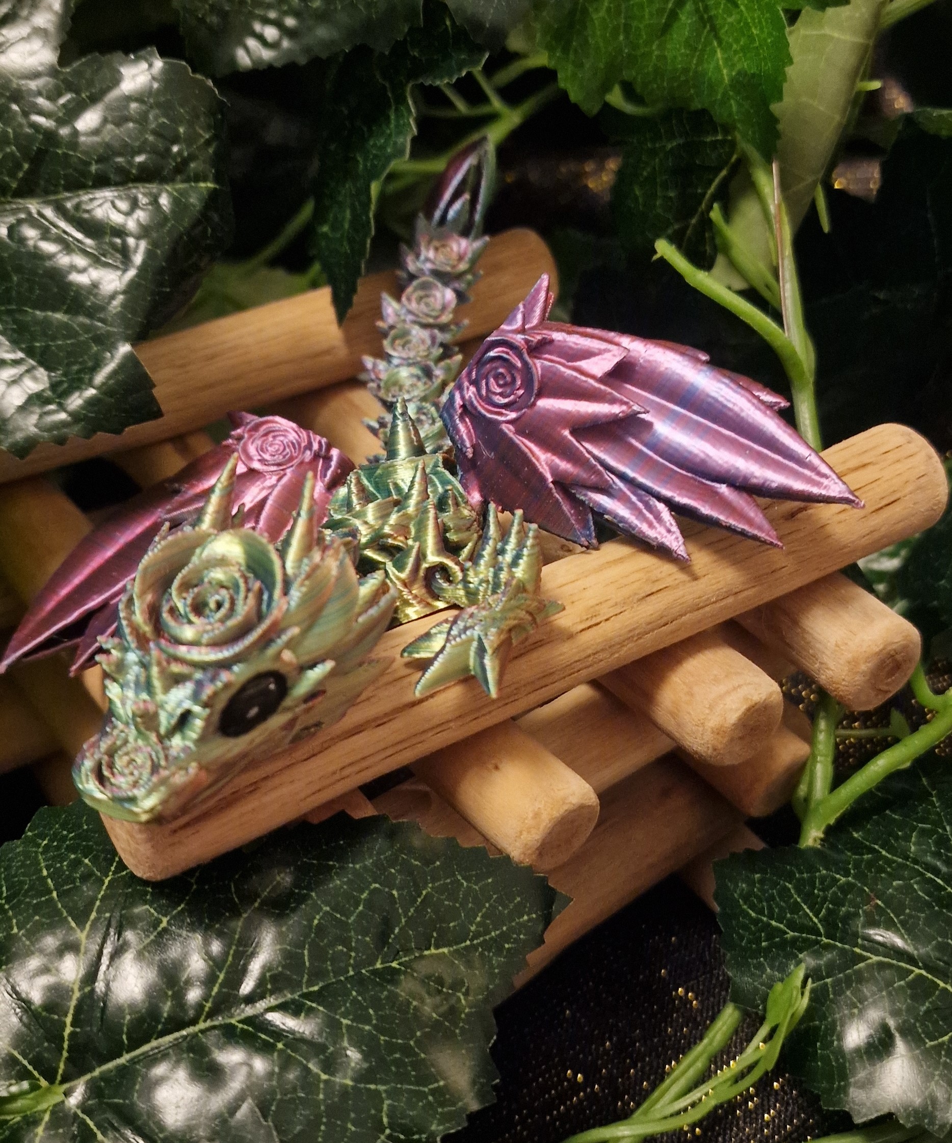 Bébé Dragon de Roses Ailé