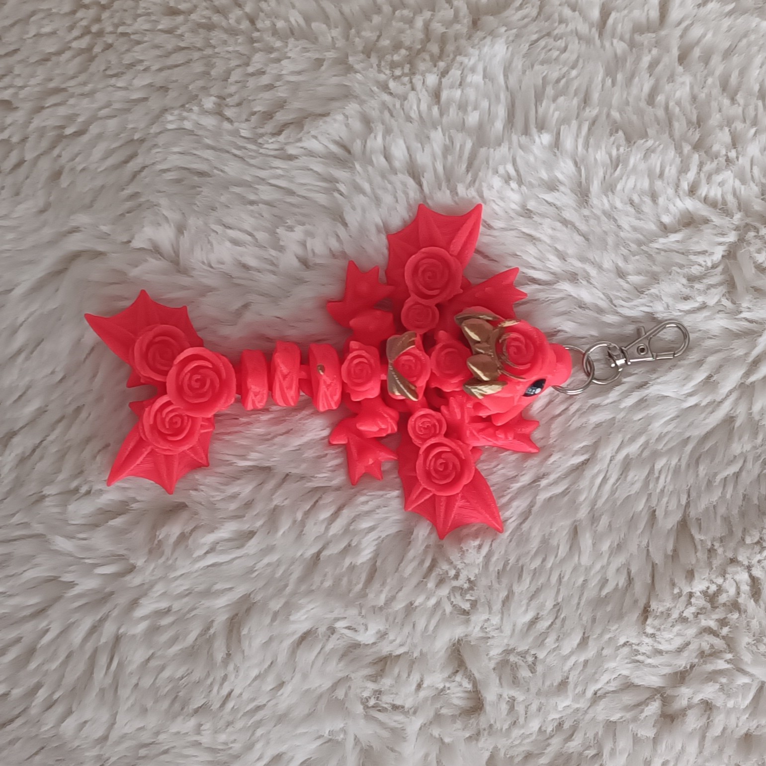 Porte-Clés Petit Bébé Dragon de Roses Ailé