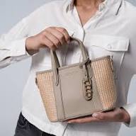 Sac à main tressé élégant couleur taupe DAVID JONES