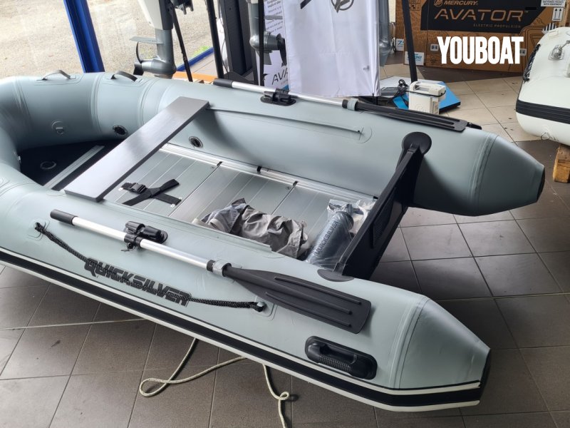 Quicksilver 320 Sport