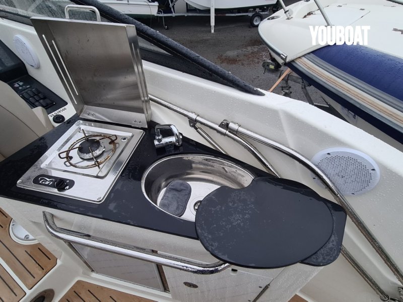Quicksilver Activ 805 Cruiser