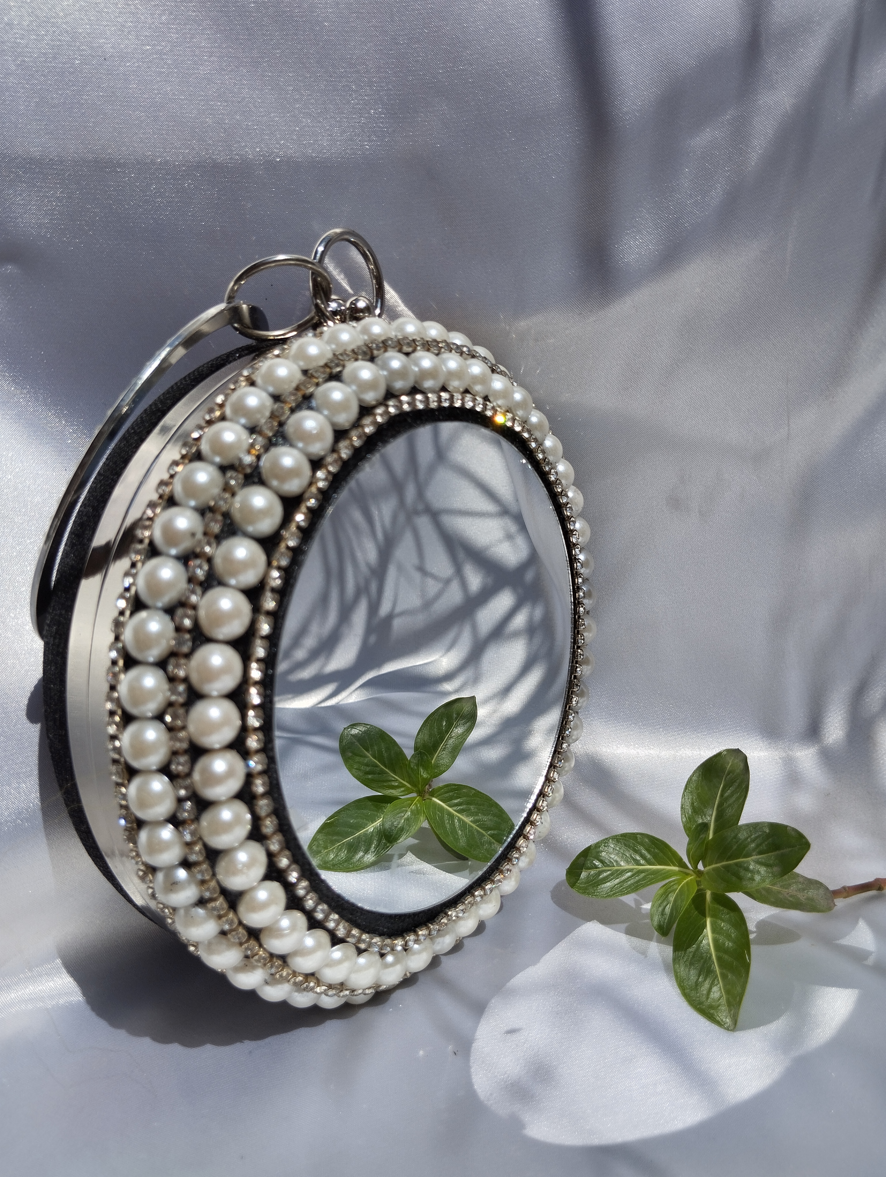 Round Party Clutch Black