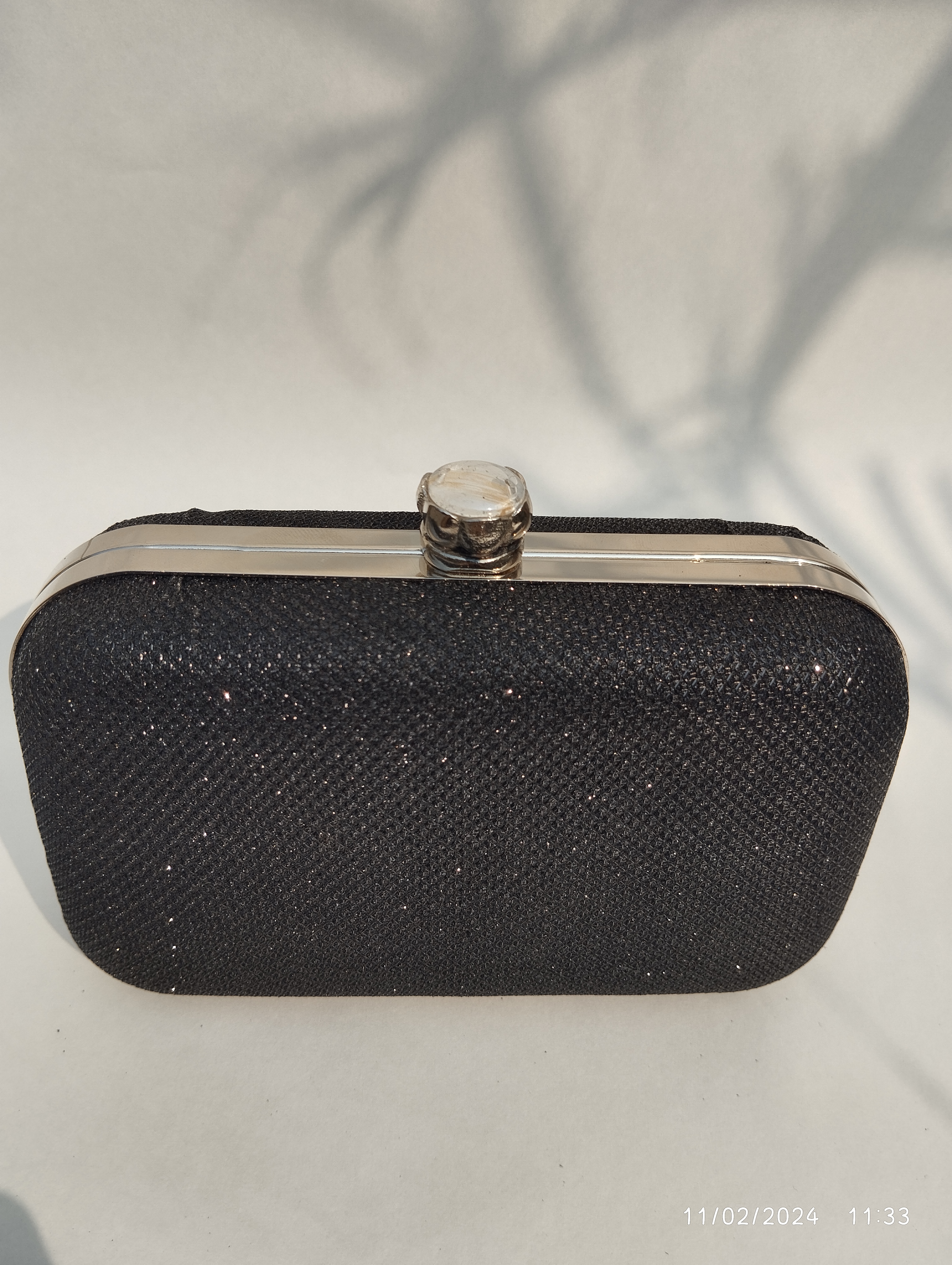 Basic black clutch