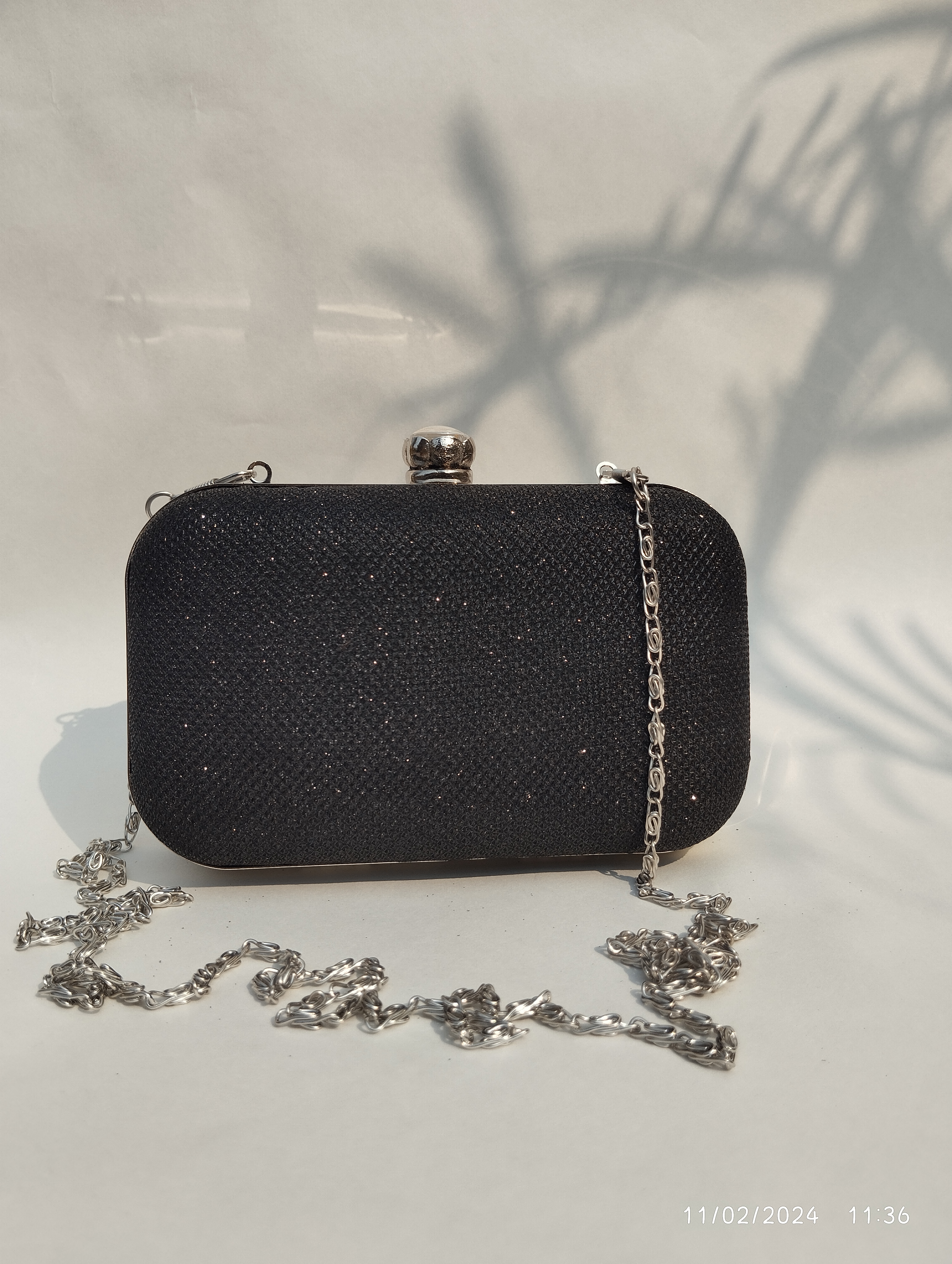 Basic black clutch