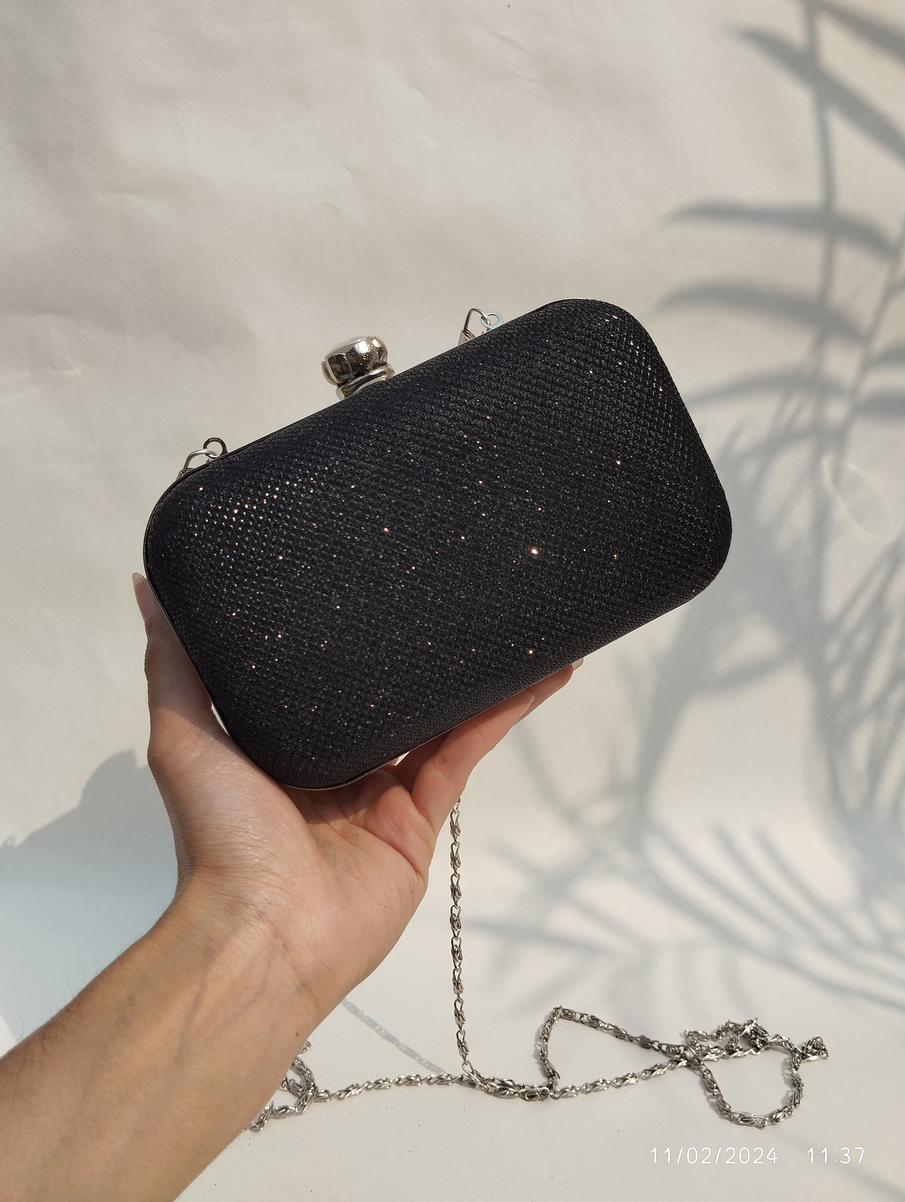 Basic black clutch
