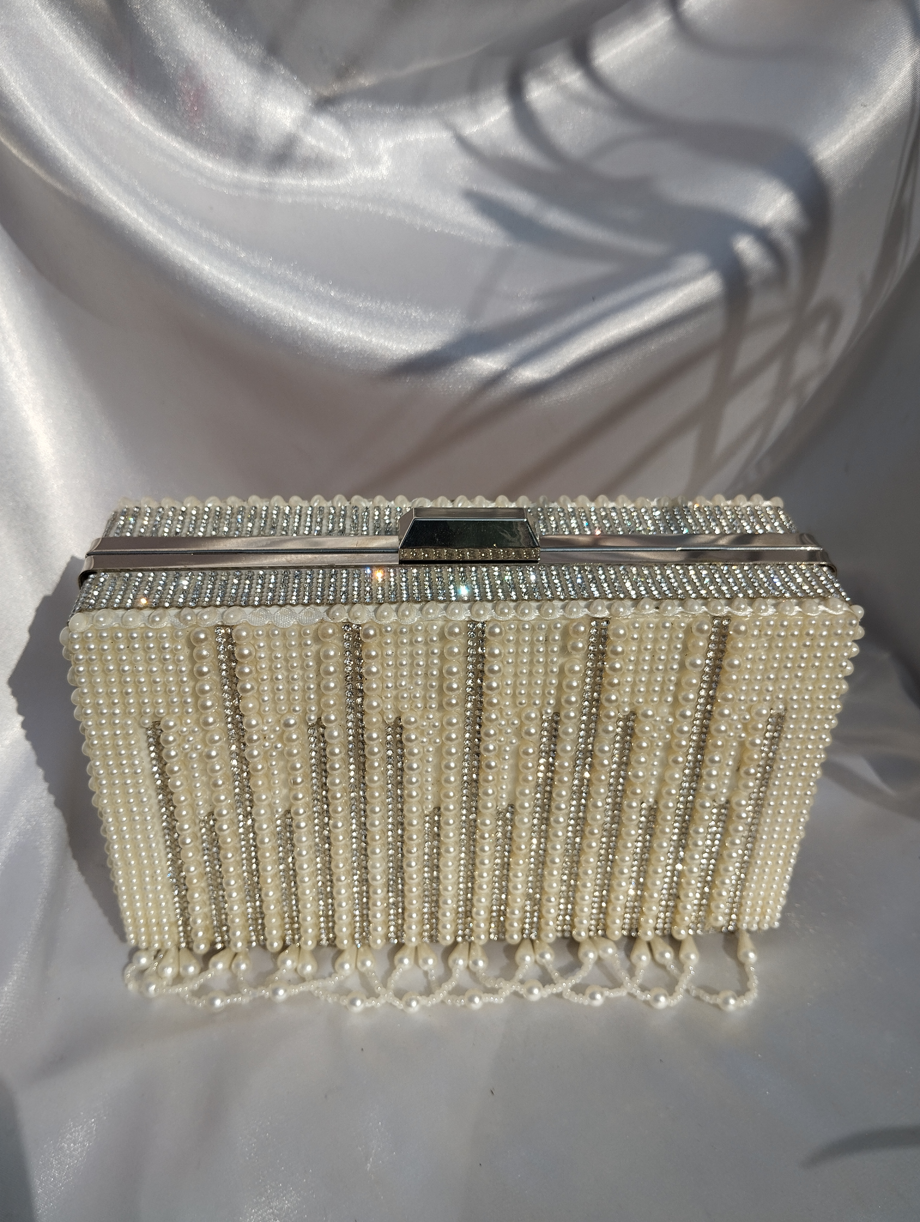 Pearly Clutch 