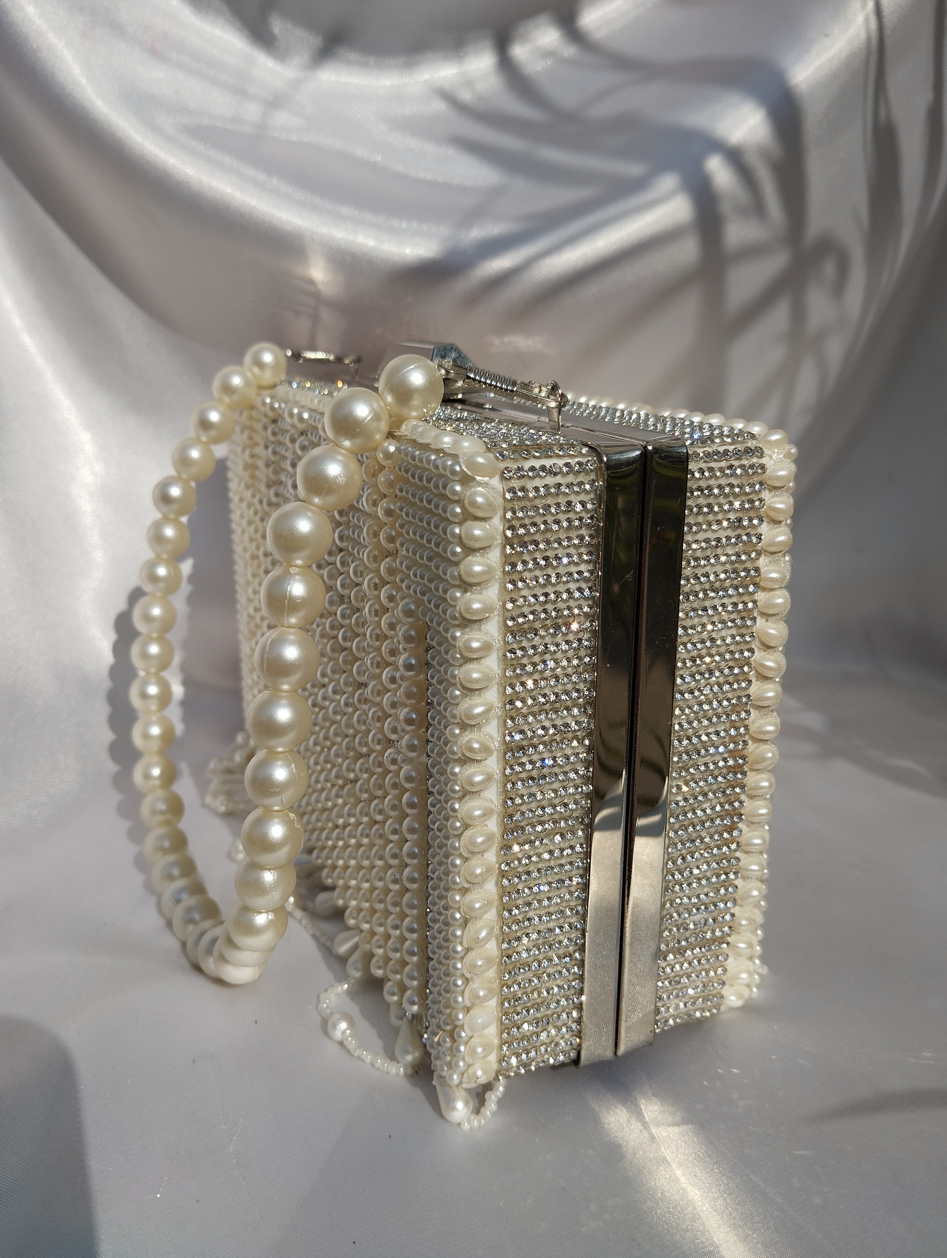 Pearly Clutch 