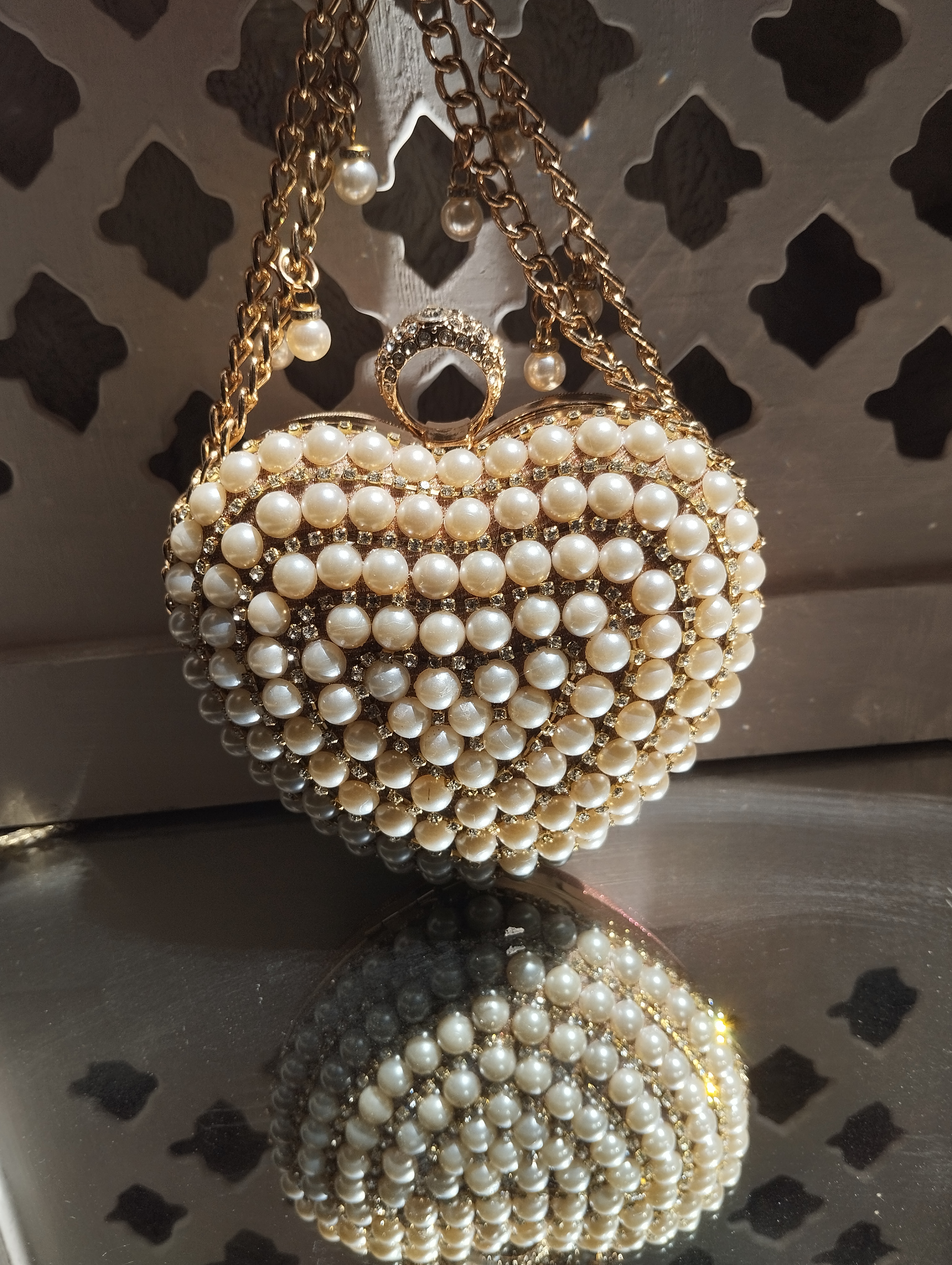 Pearly Heart Clutch 