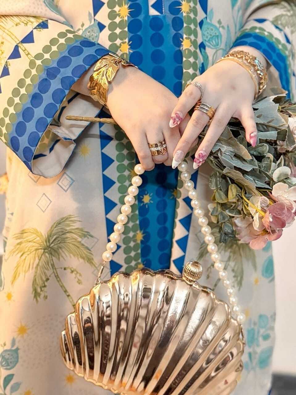 Shell Clutch