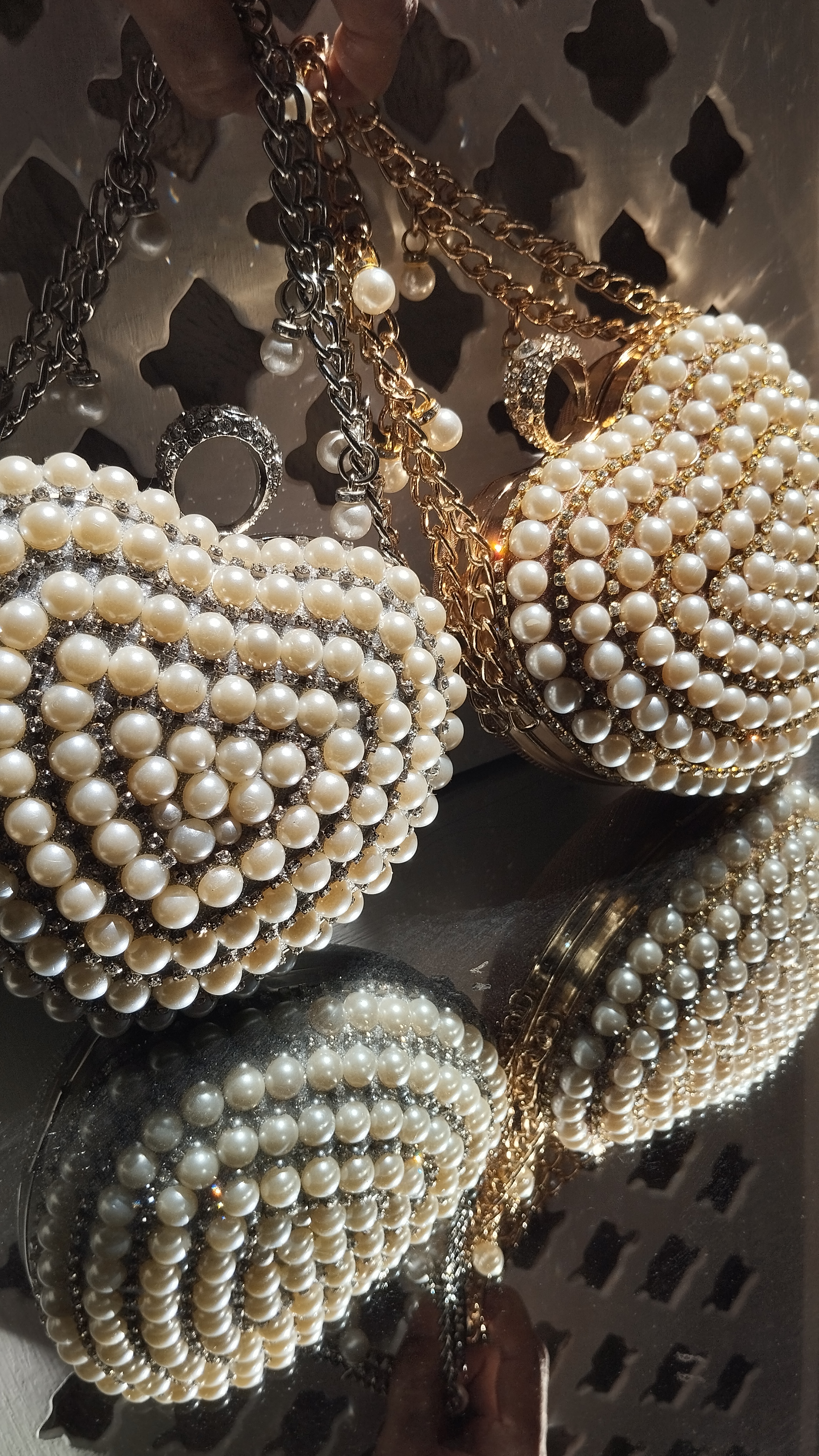Pearly Heart Clutch