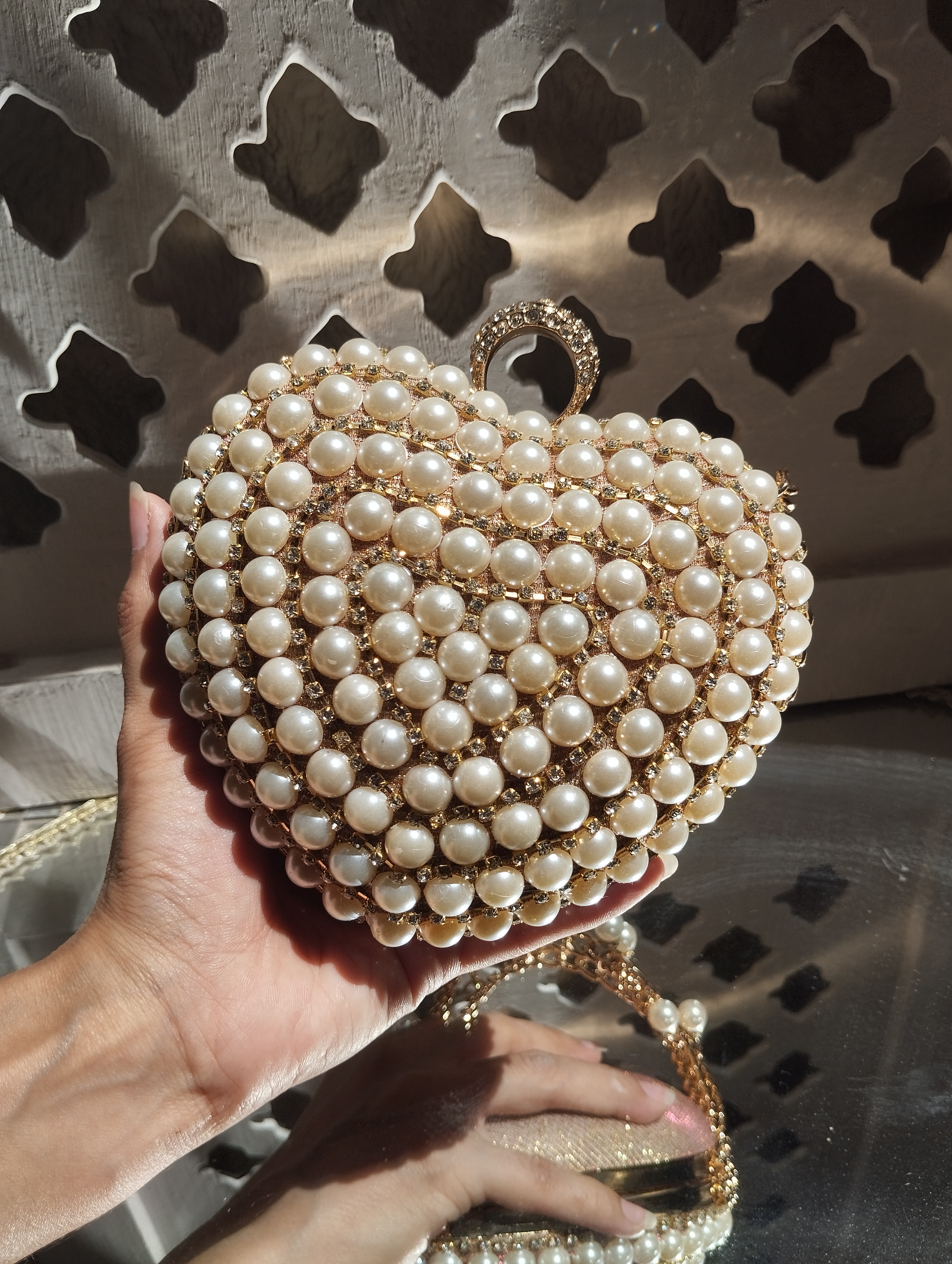 Pearly Heart Clutch 