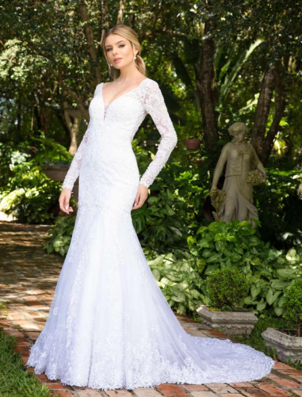 Elegante e moderno, vestido noiva modelagem sereia na cor branco.