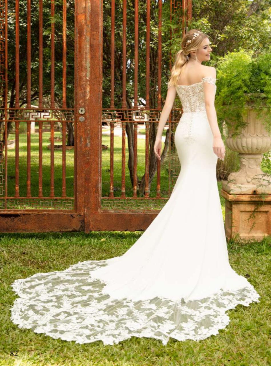 Vestido noiva estilo sereia fluido em crepe com elastano off-white.